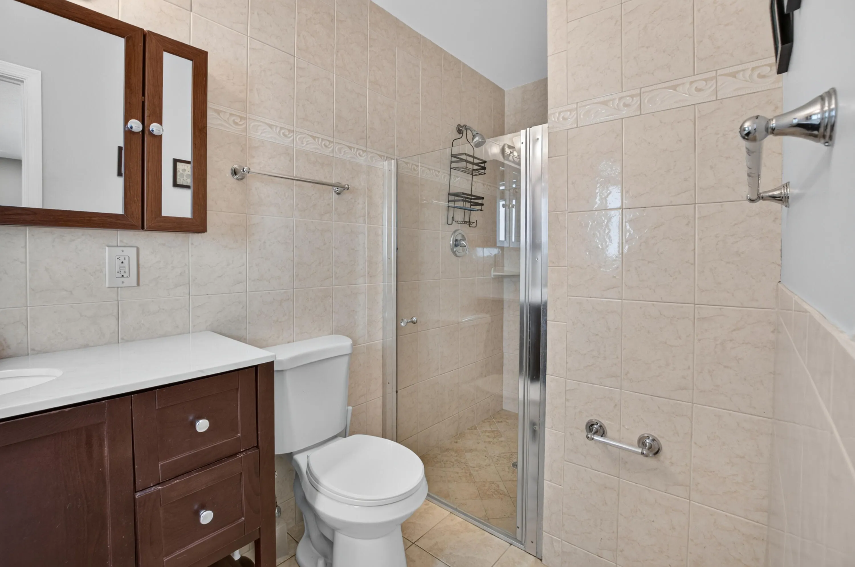 1023 SW 25TH Place