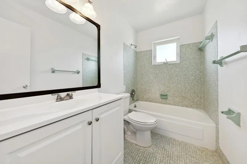 2101 NE 1ST Court #206