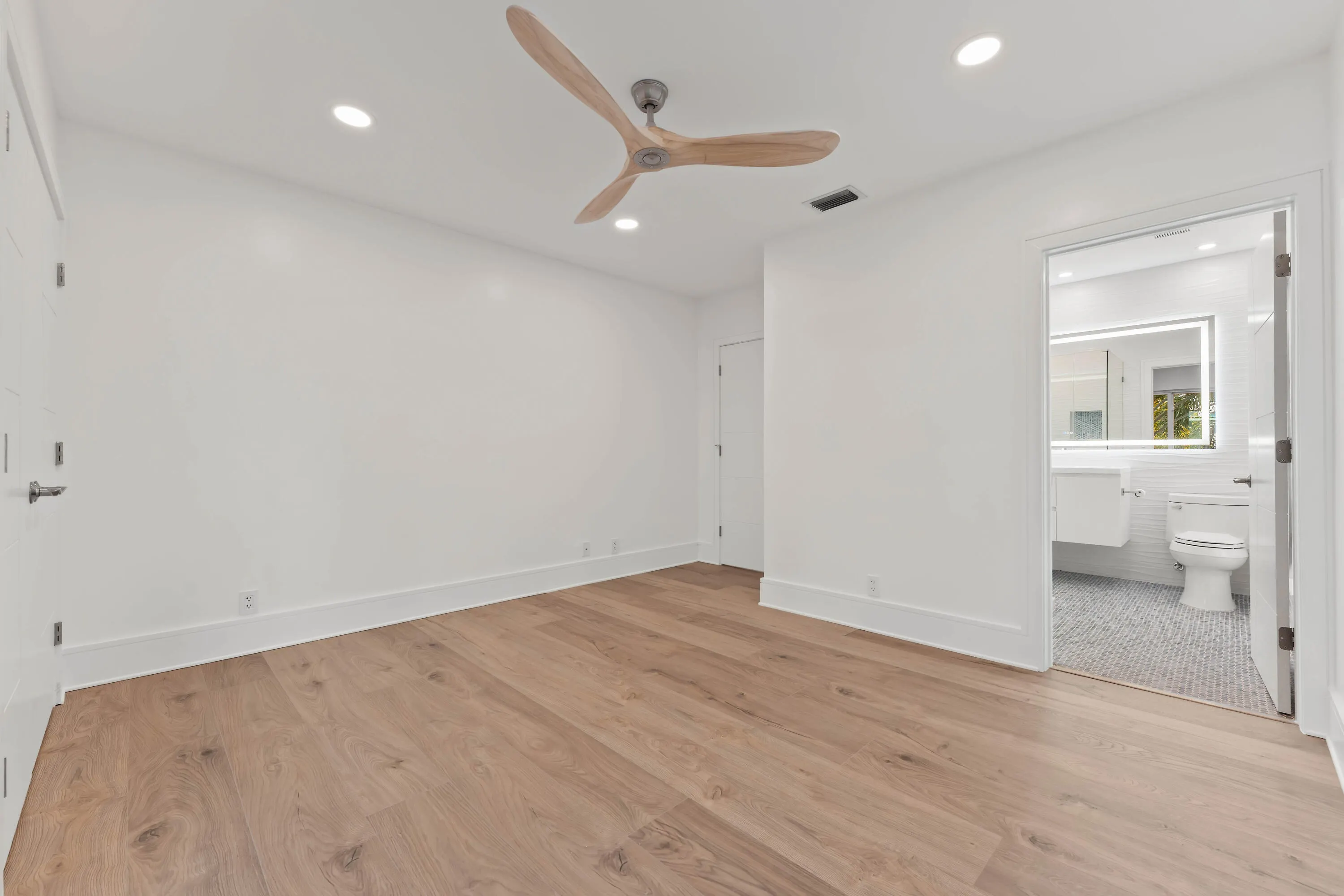 2646 NW 49TH Street