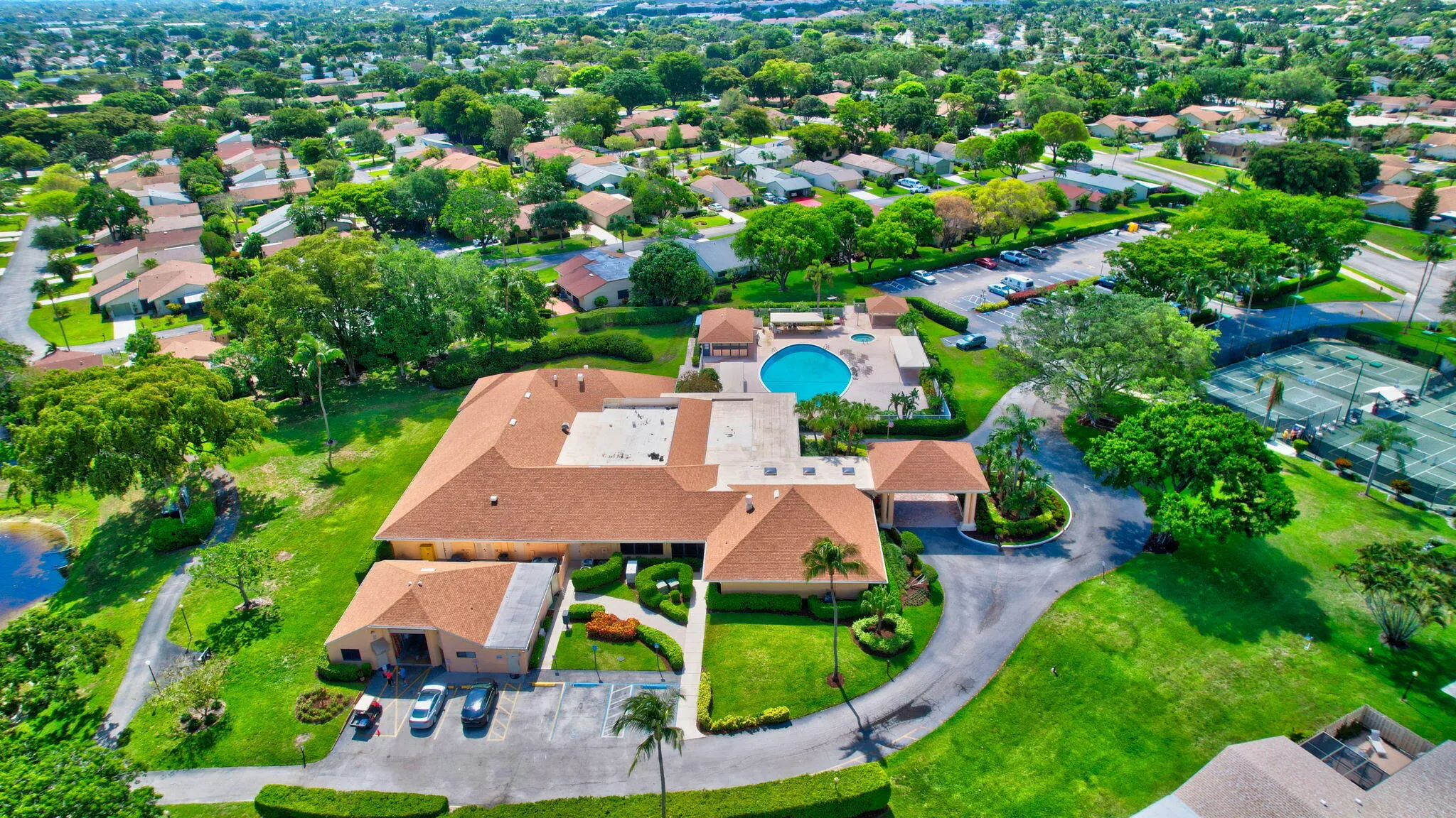 2915 Riviera Drive