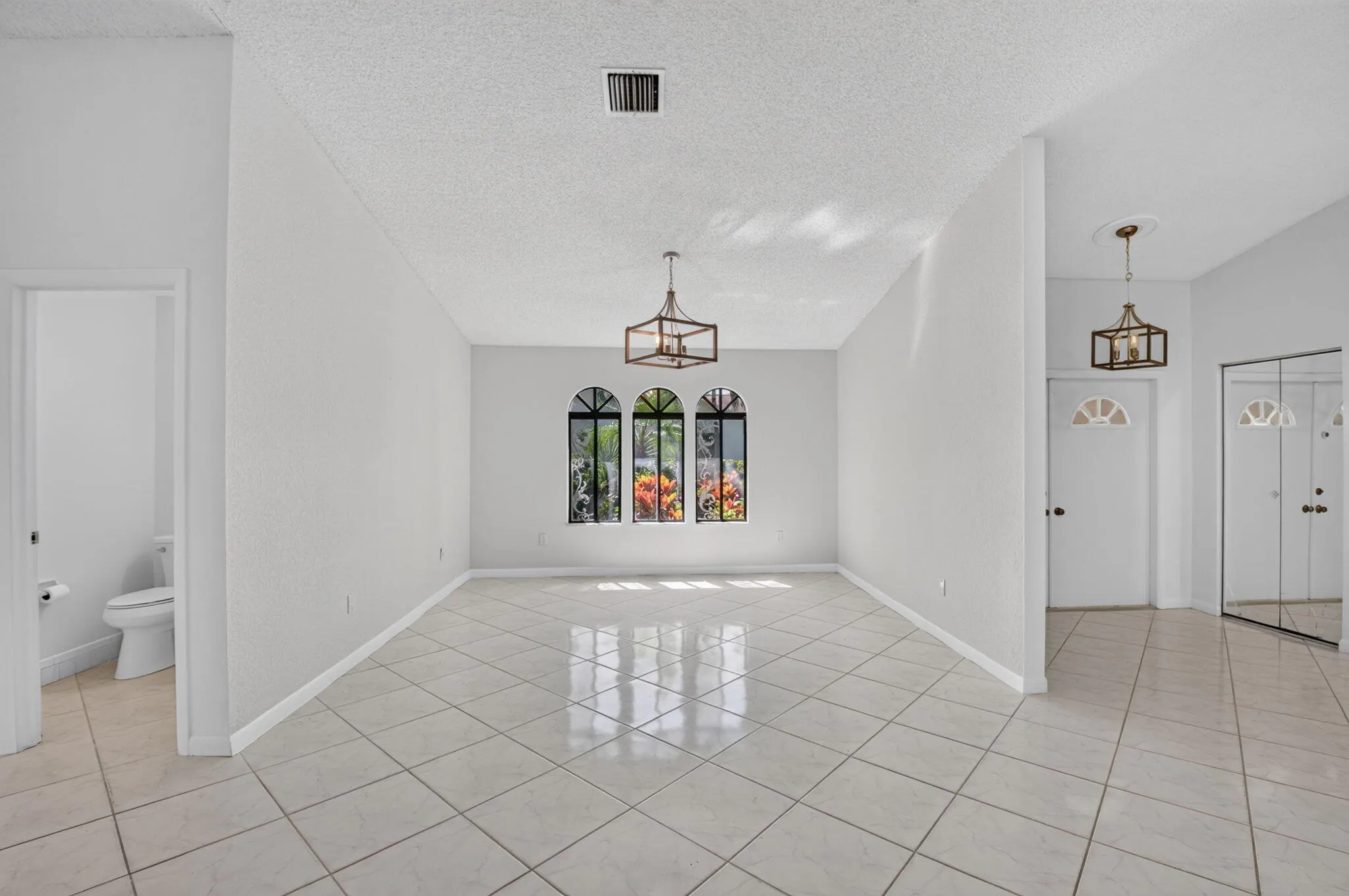 2915 Riviera Drive