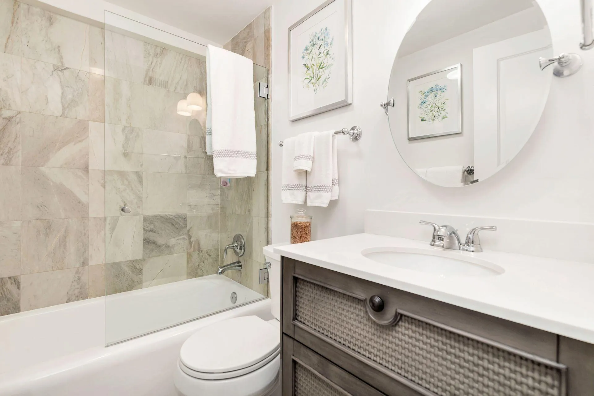 401 PERUVIAN Avenue #1040