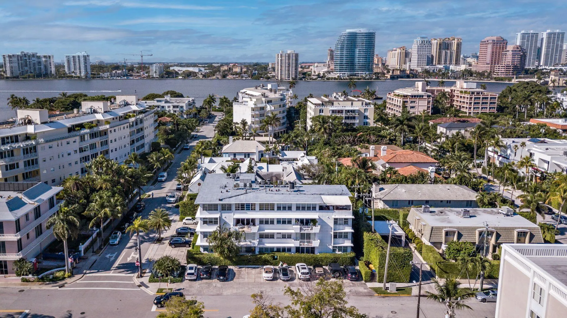 401 PERUVIAN Avenue #1040