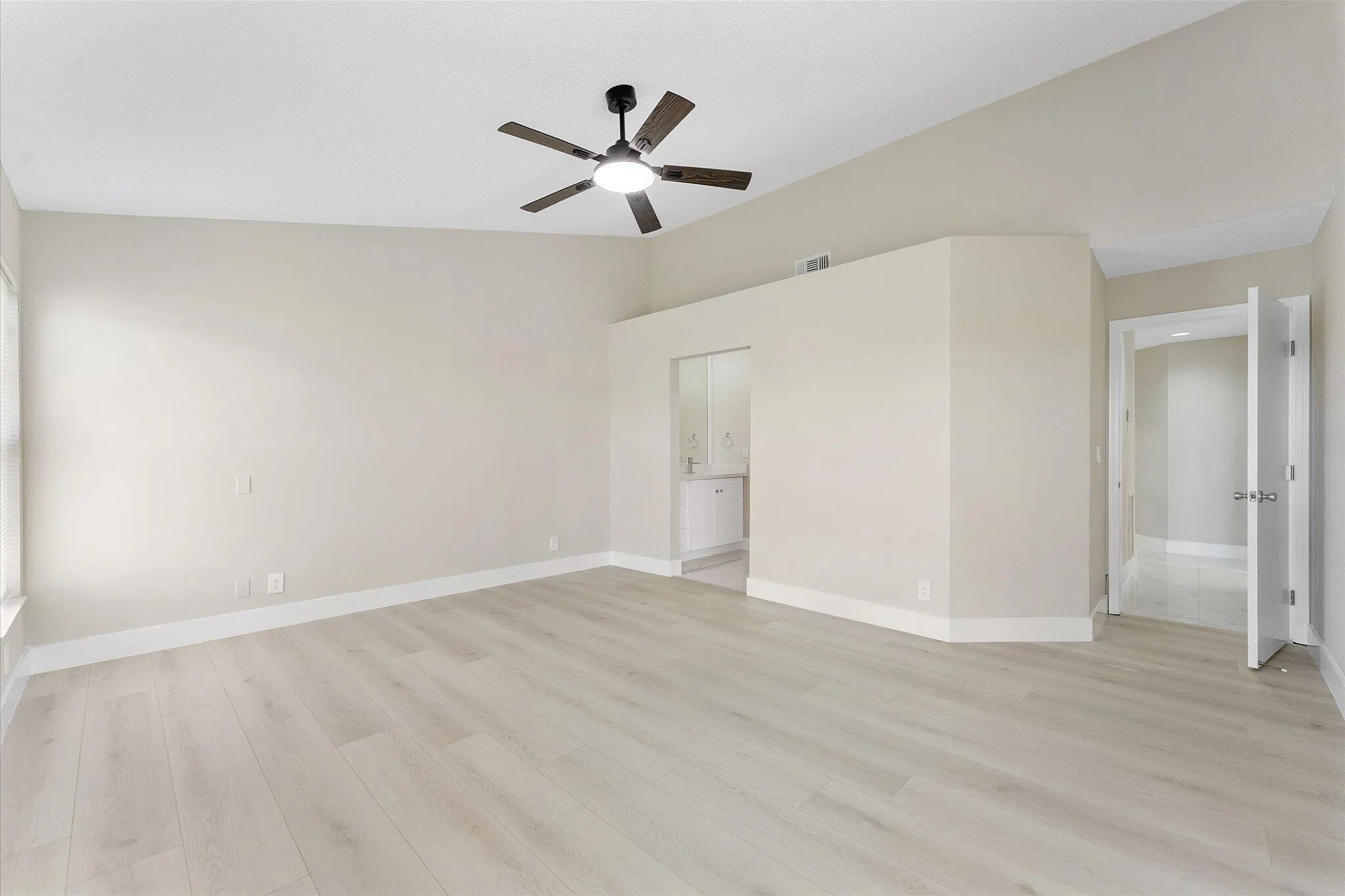 10890 Lakemore Lane #Unit 201