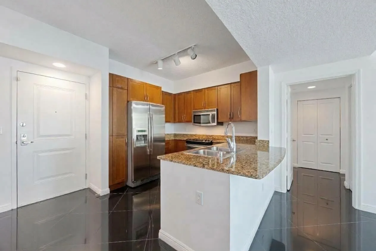 450 N FEDERAL Highway #610