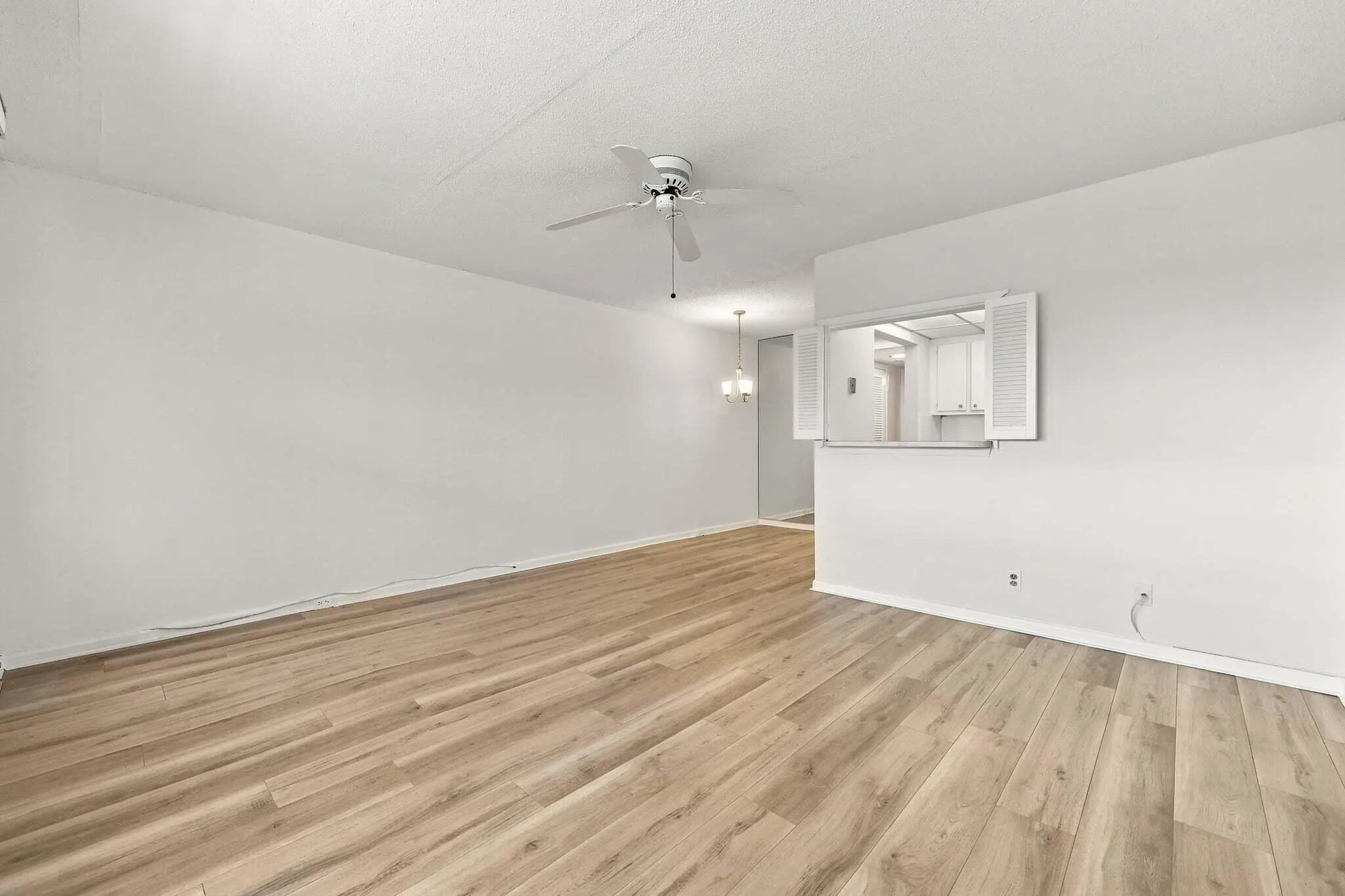 16 WESTBURY A Circle #16