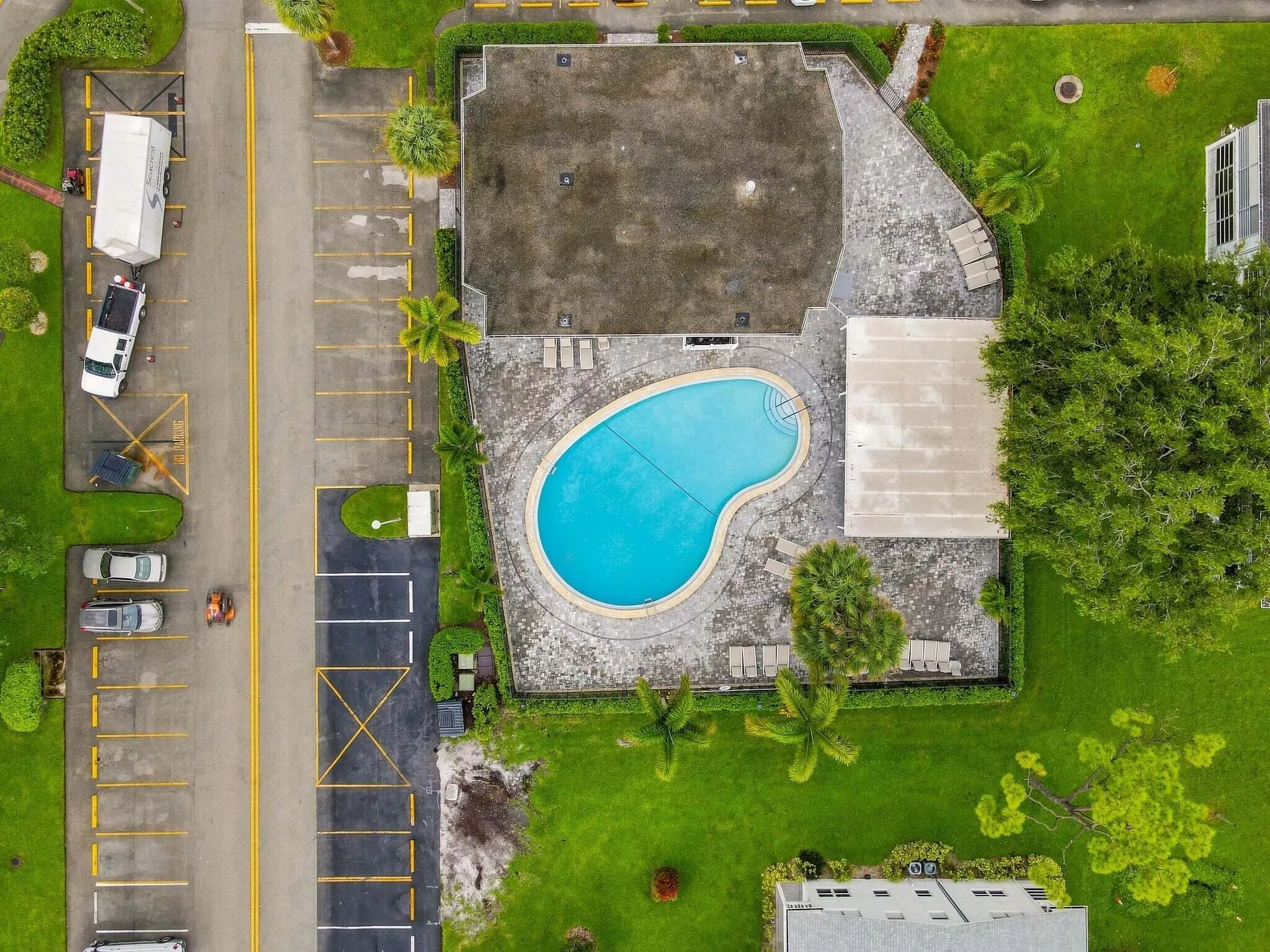 16 WESTBURY A Circle #16