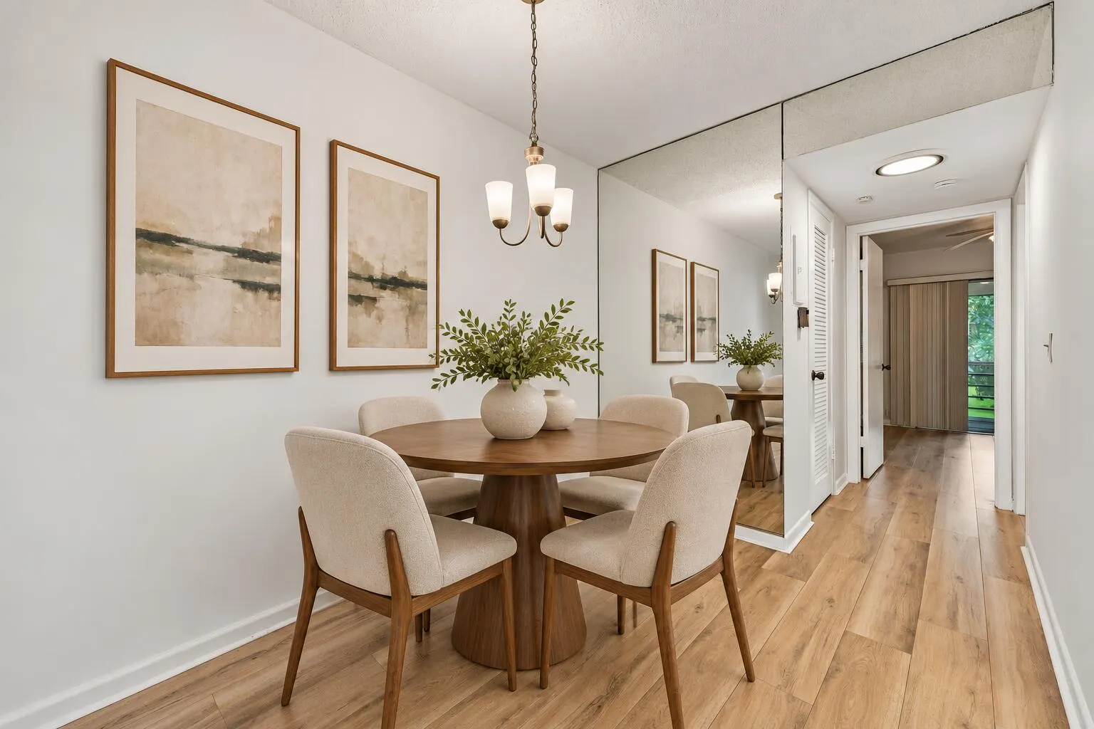 16 WESTBURY A Circle #16