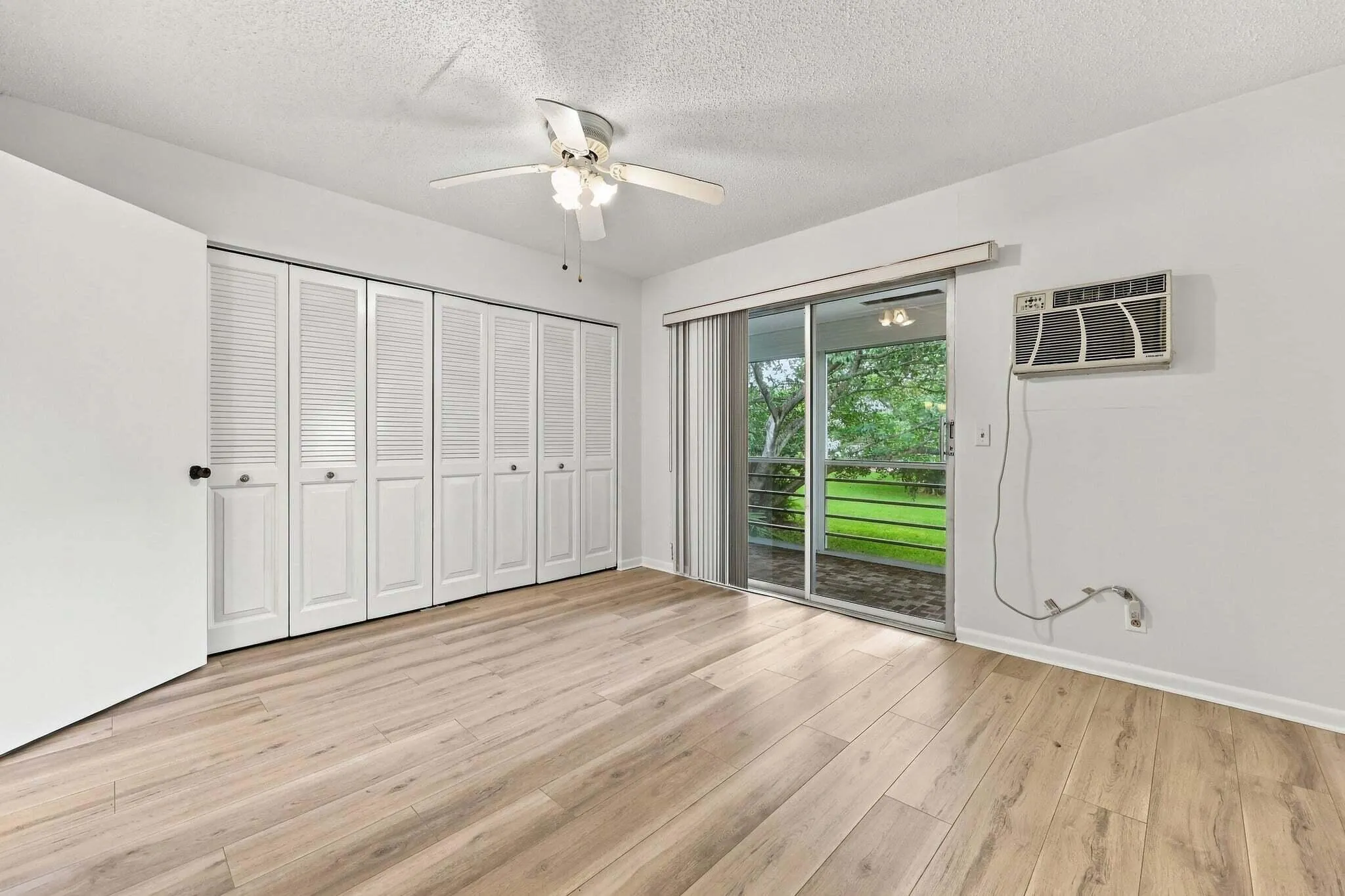 16 WESTBURY A Circle #16
