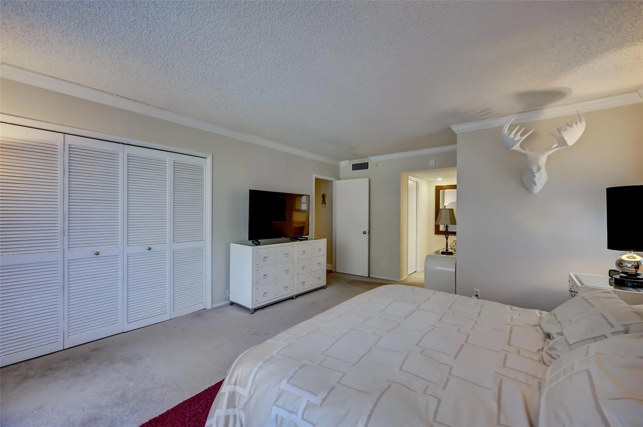 823 CYPRESS Boulevard #201
