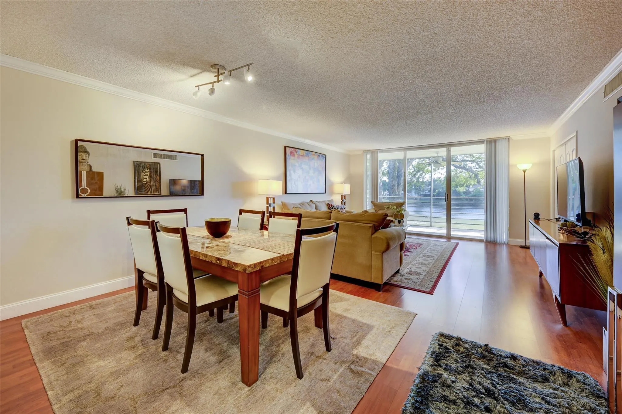 823 CYPRESS Boulevard #201