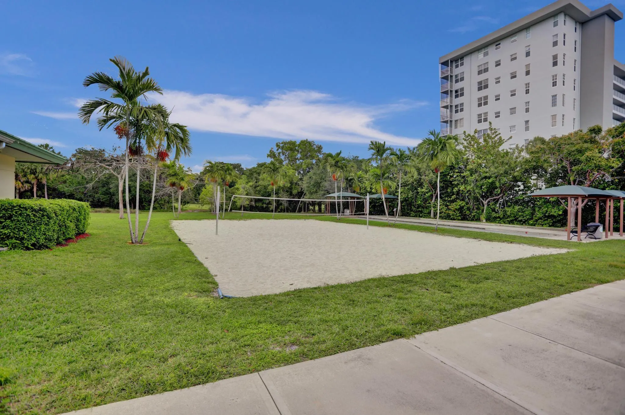 823 CYPRESS Boulevard #201