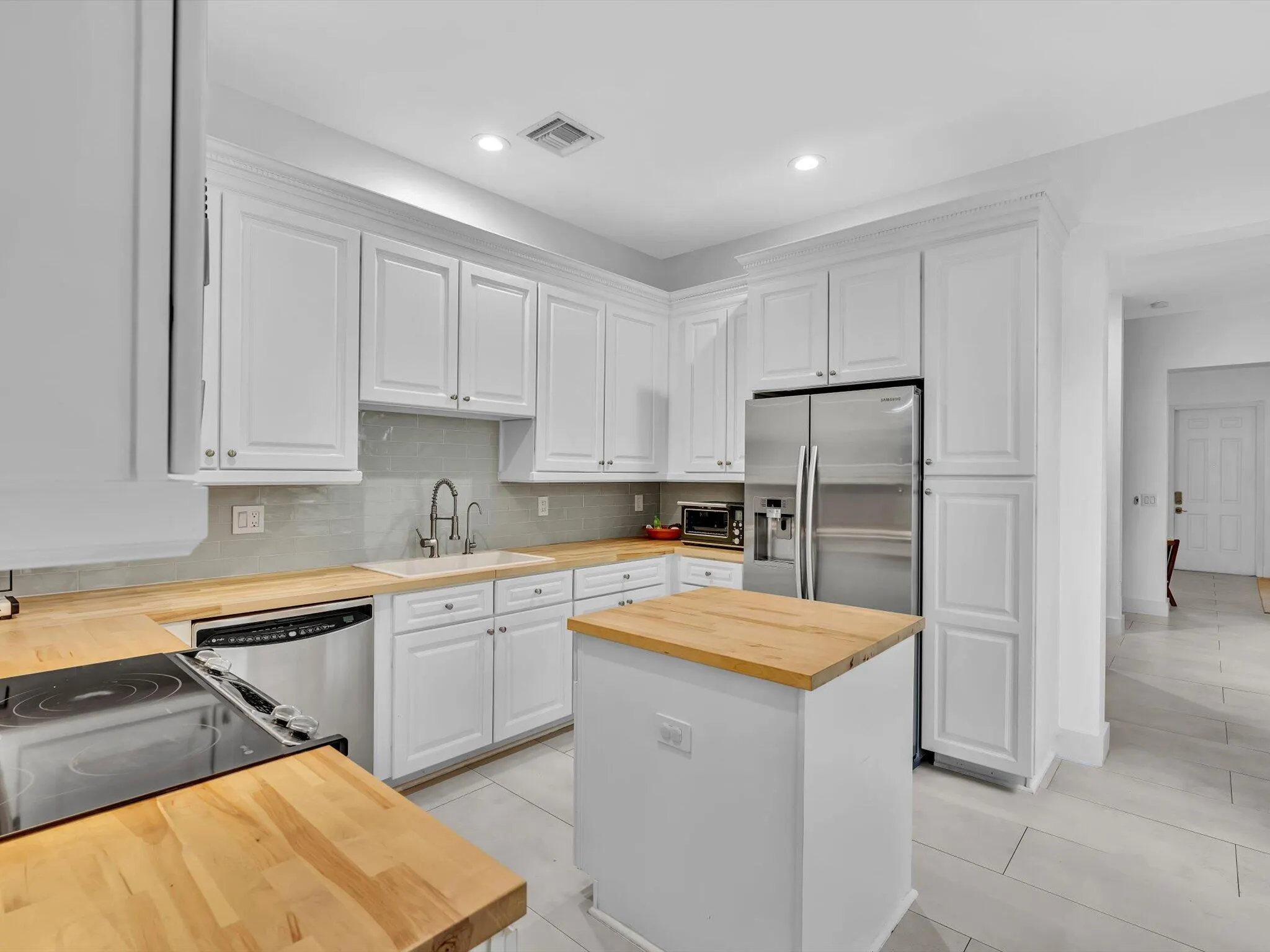 790 NW 83rd Lane