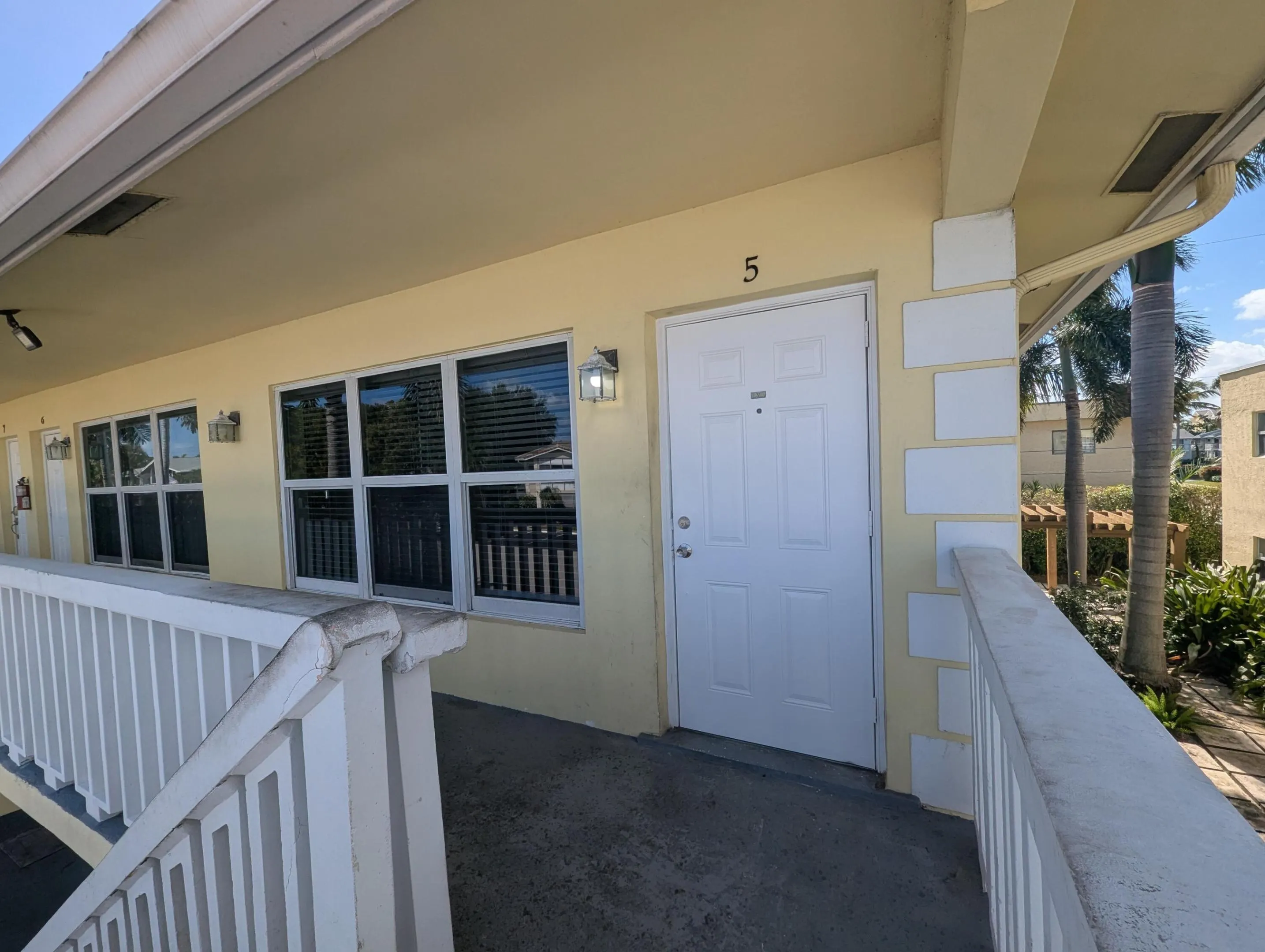 2120 NE 42ND Court #5