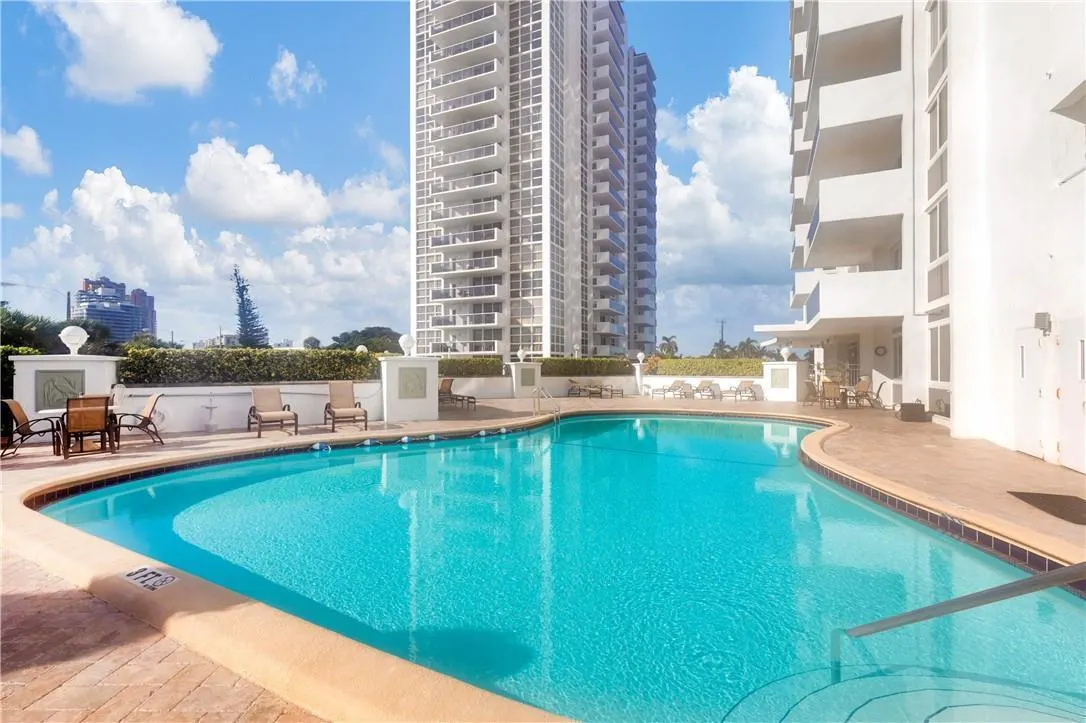 2715 N OCEAN Boulevard #10F