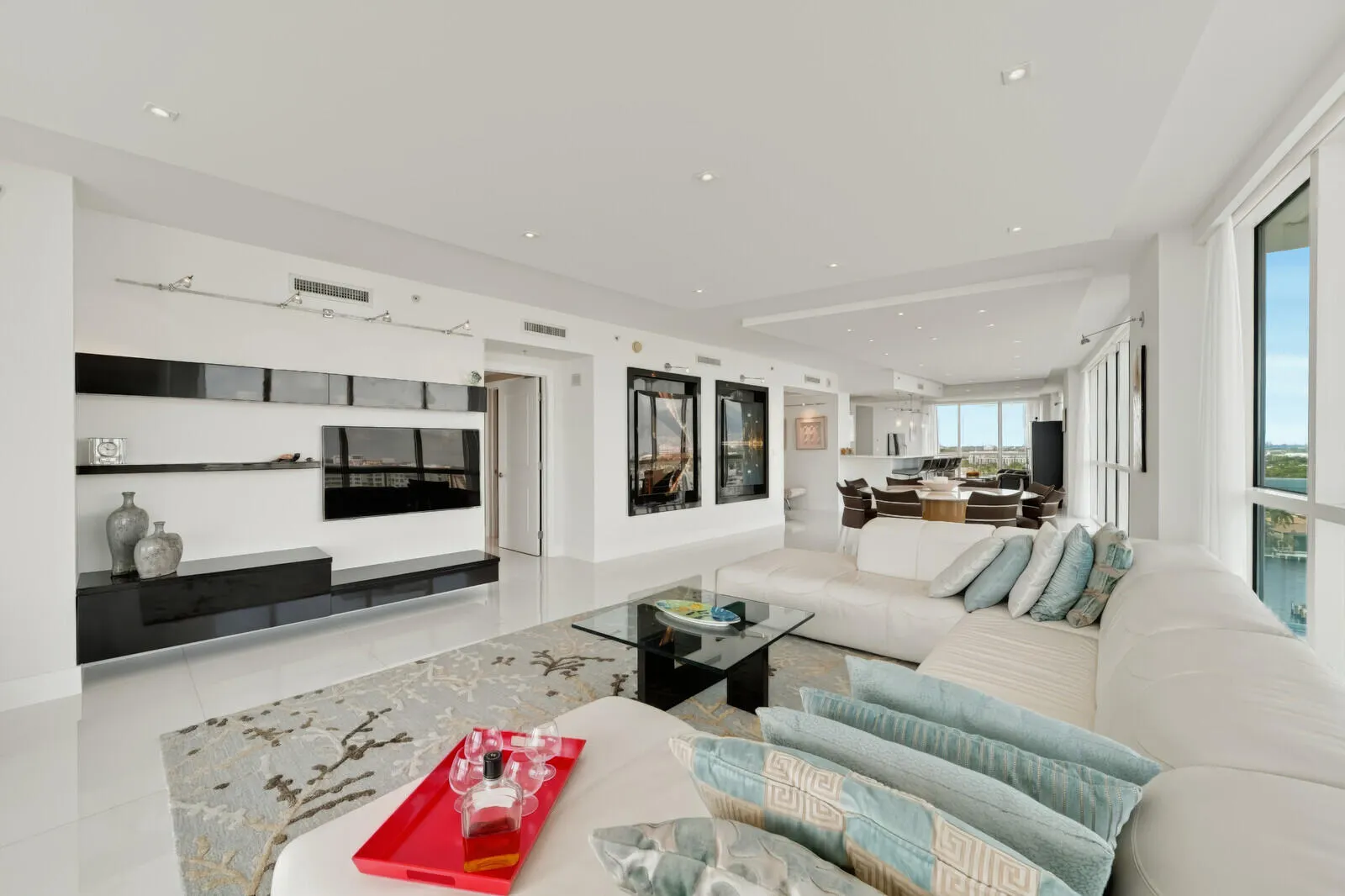 1 N Ocean Boulevard #1207