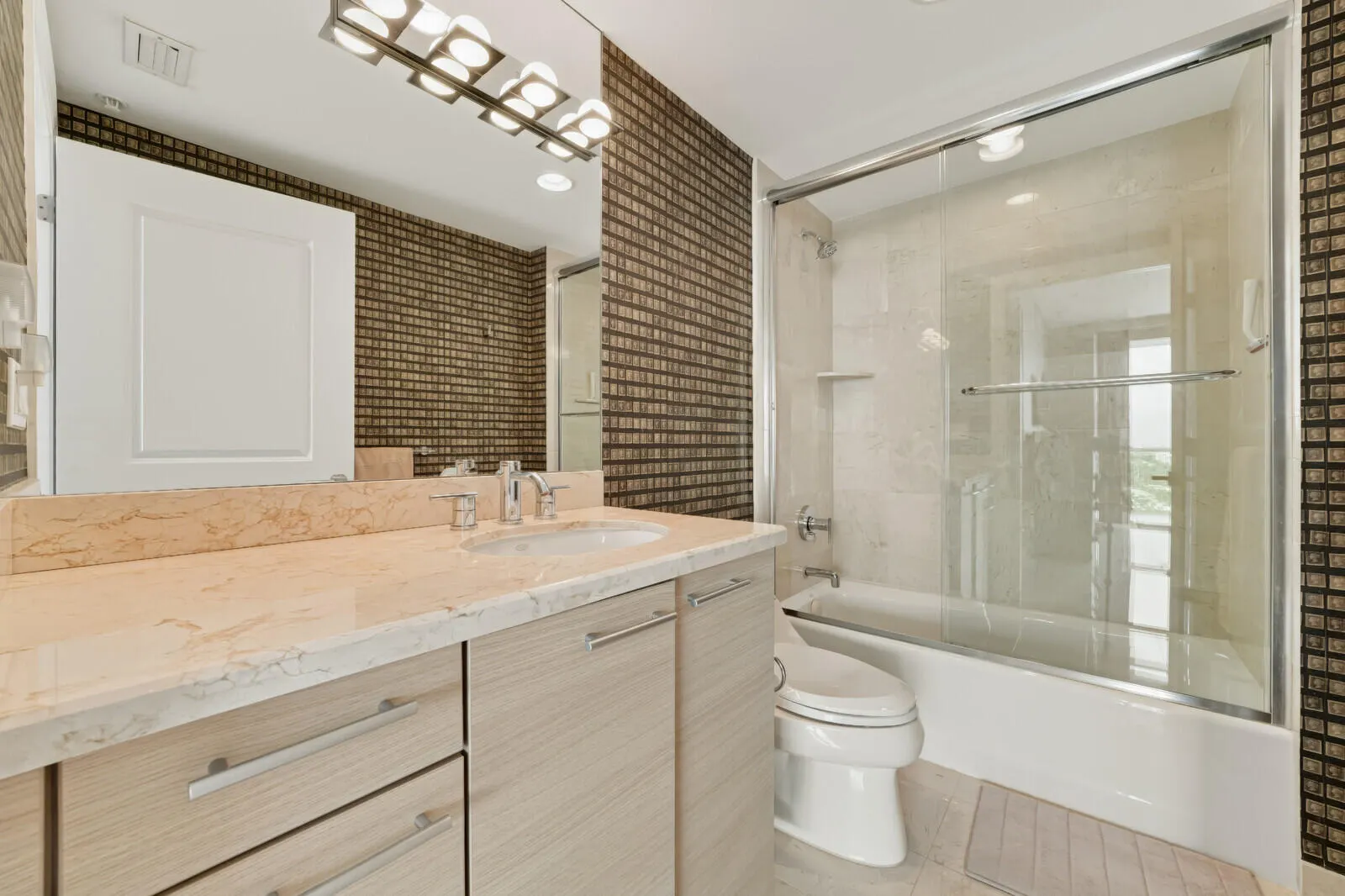 1 N Ocean Boulevard #1207
