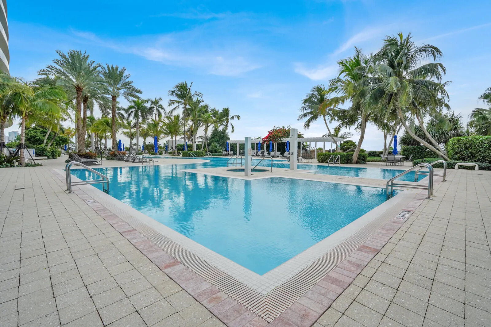 1 N Ocean Boulevard #1207