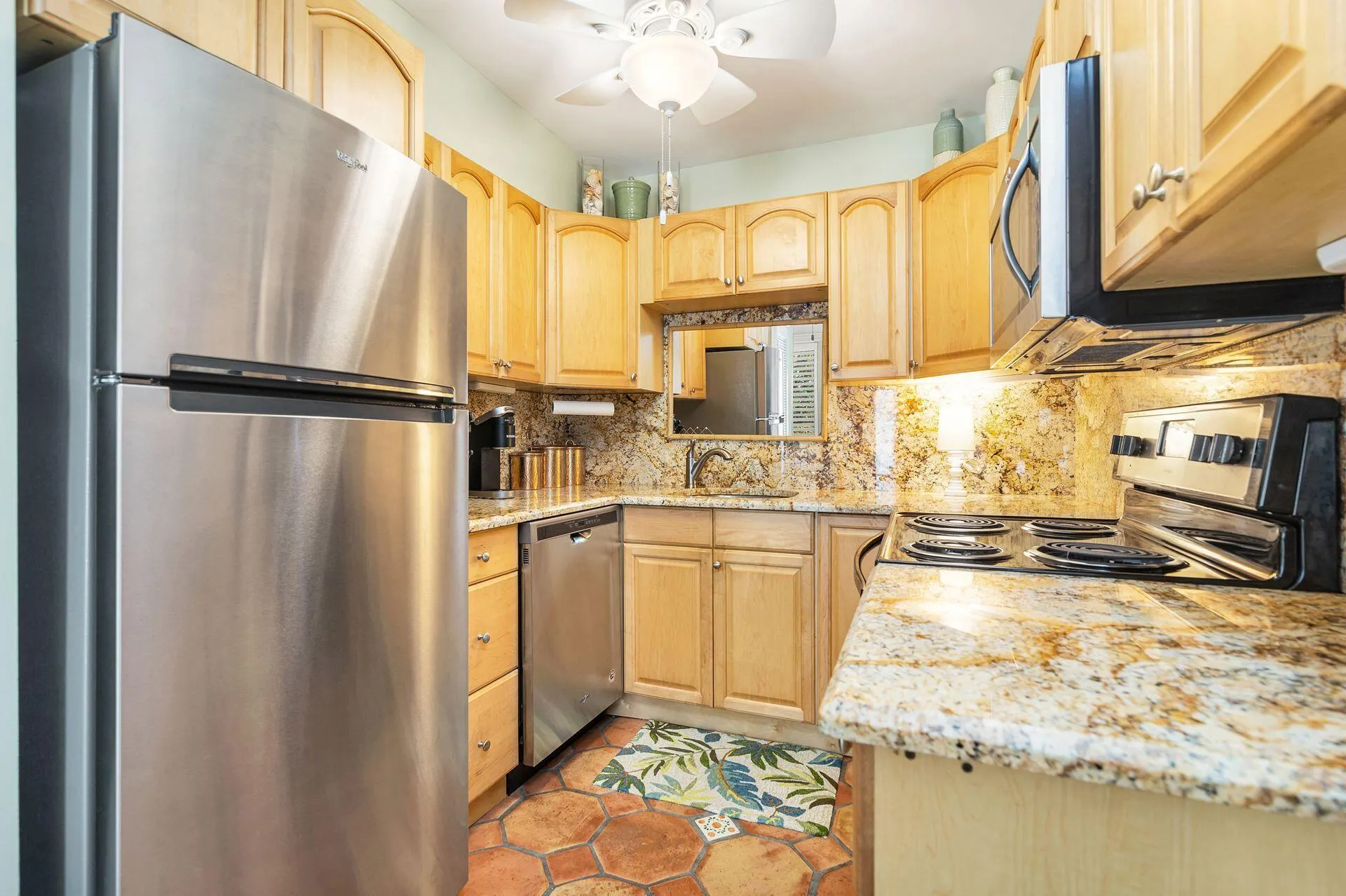 401 PERUVIAN Avenue #1050
