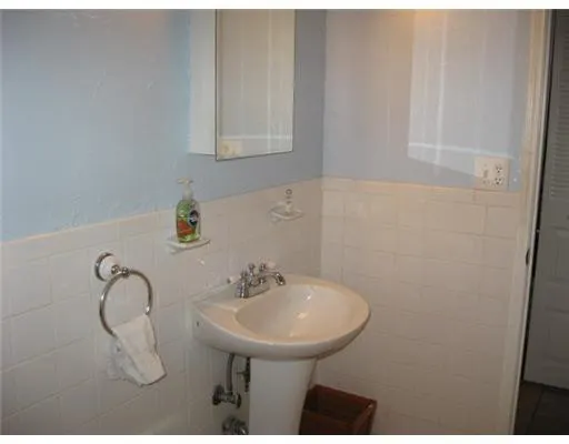 2400 NE 10th Street NE #305