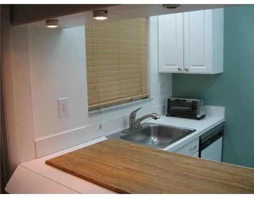 2400 NE 10th Street NE #305