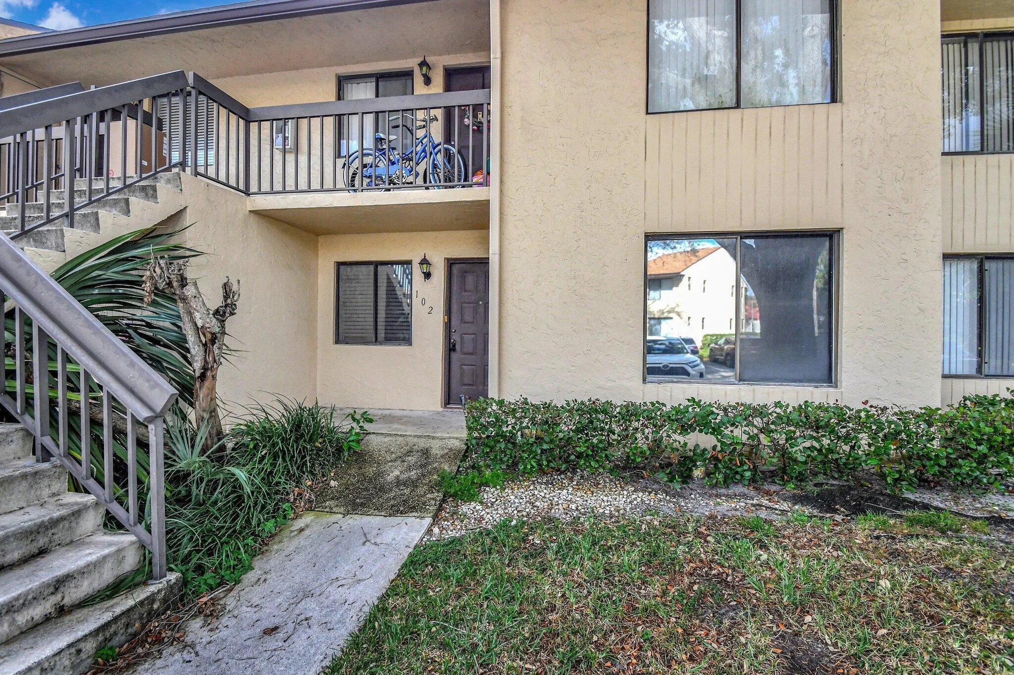 6660 SOMERSET Drive #102