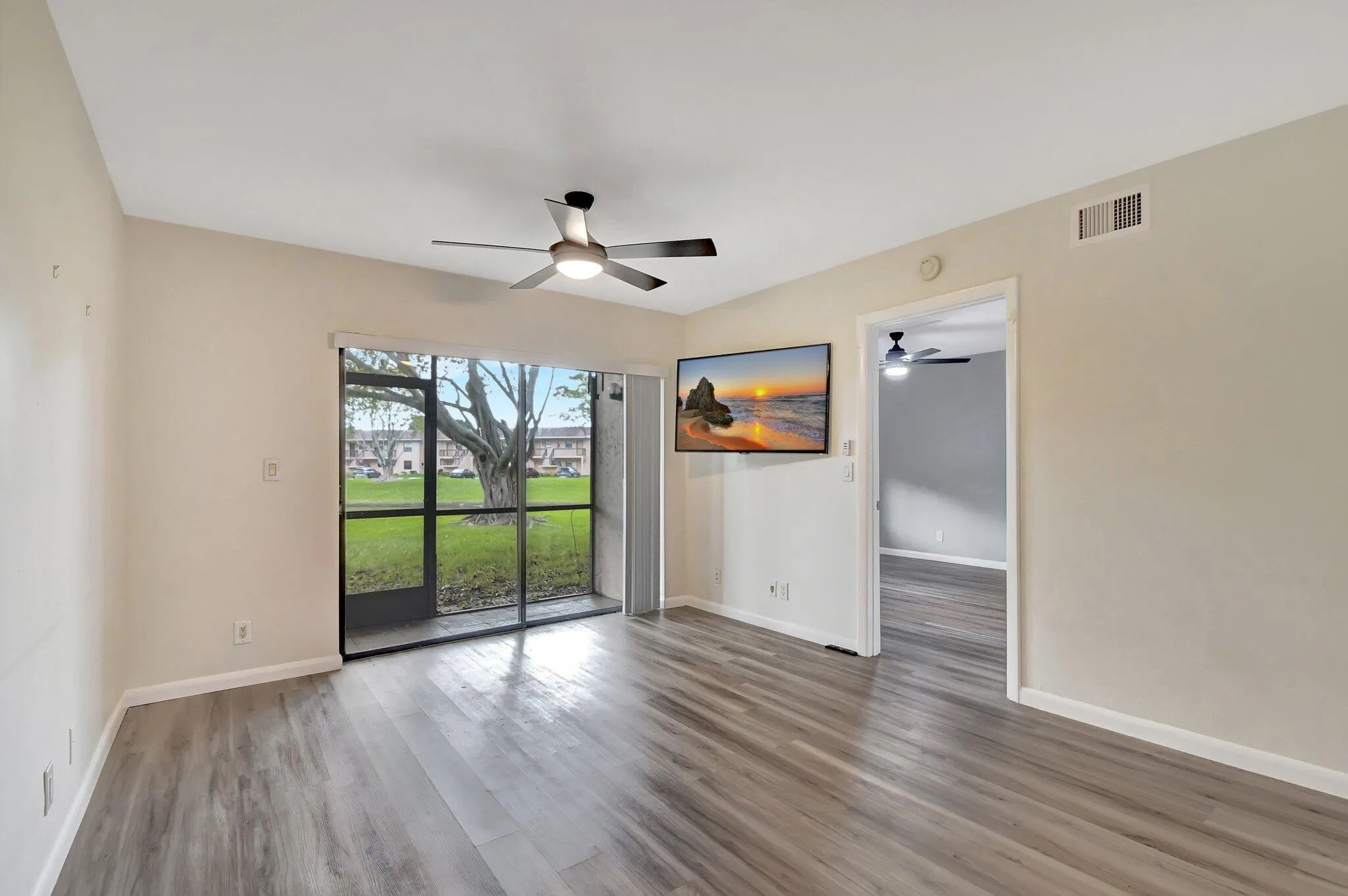 6660 SOMERSET Drive #102