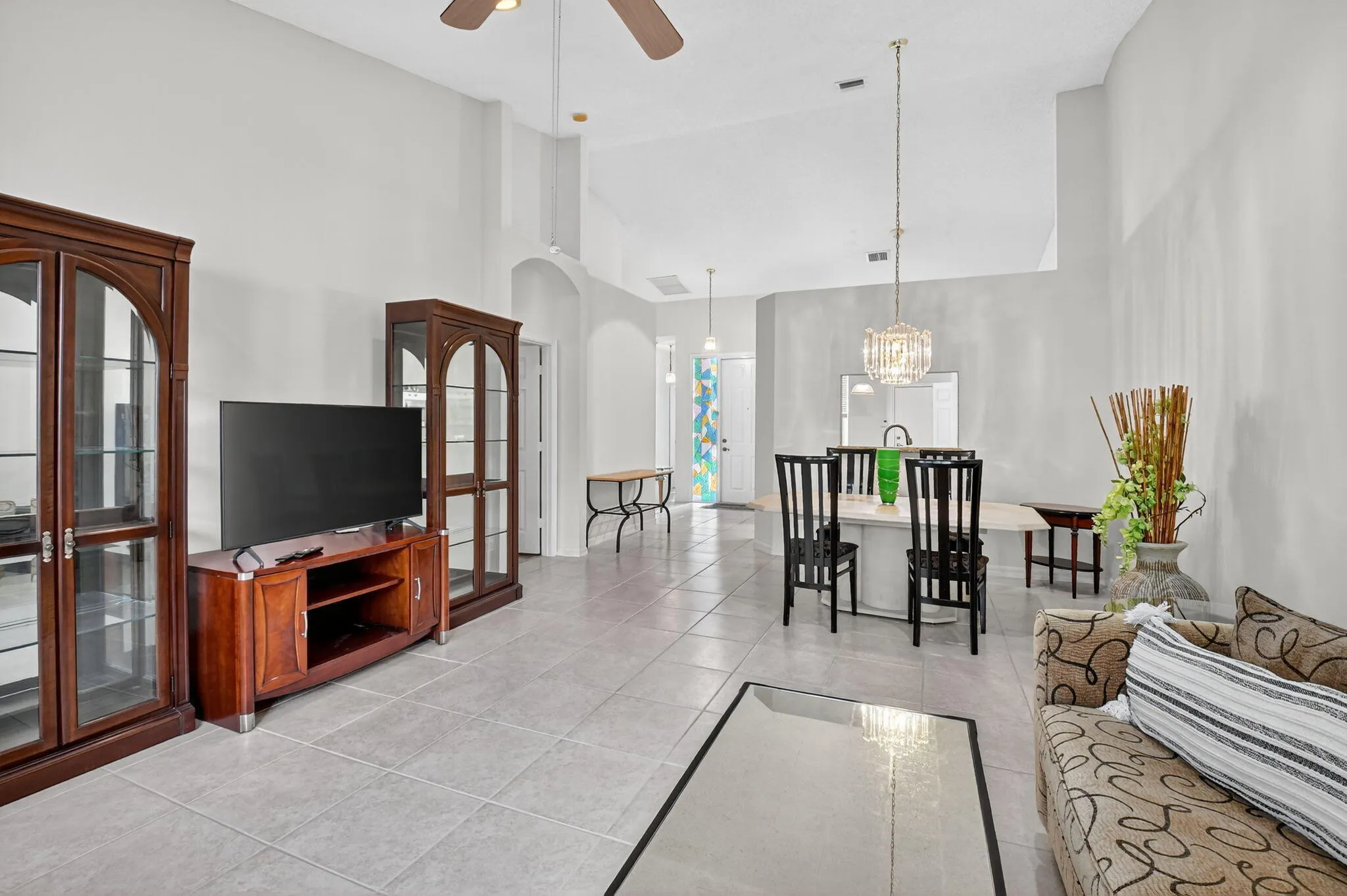 6193 Heliconia Road