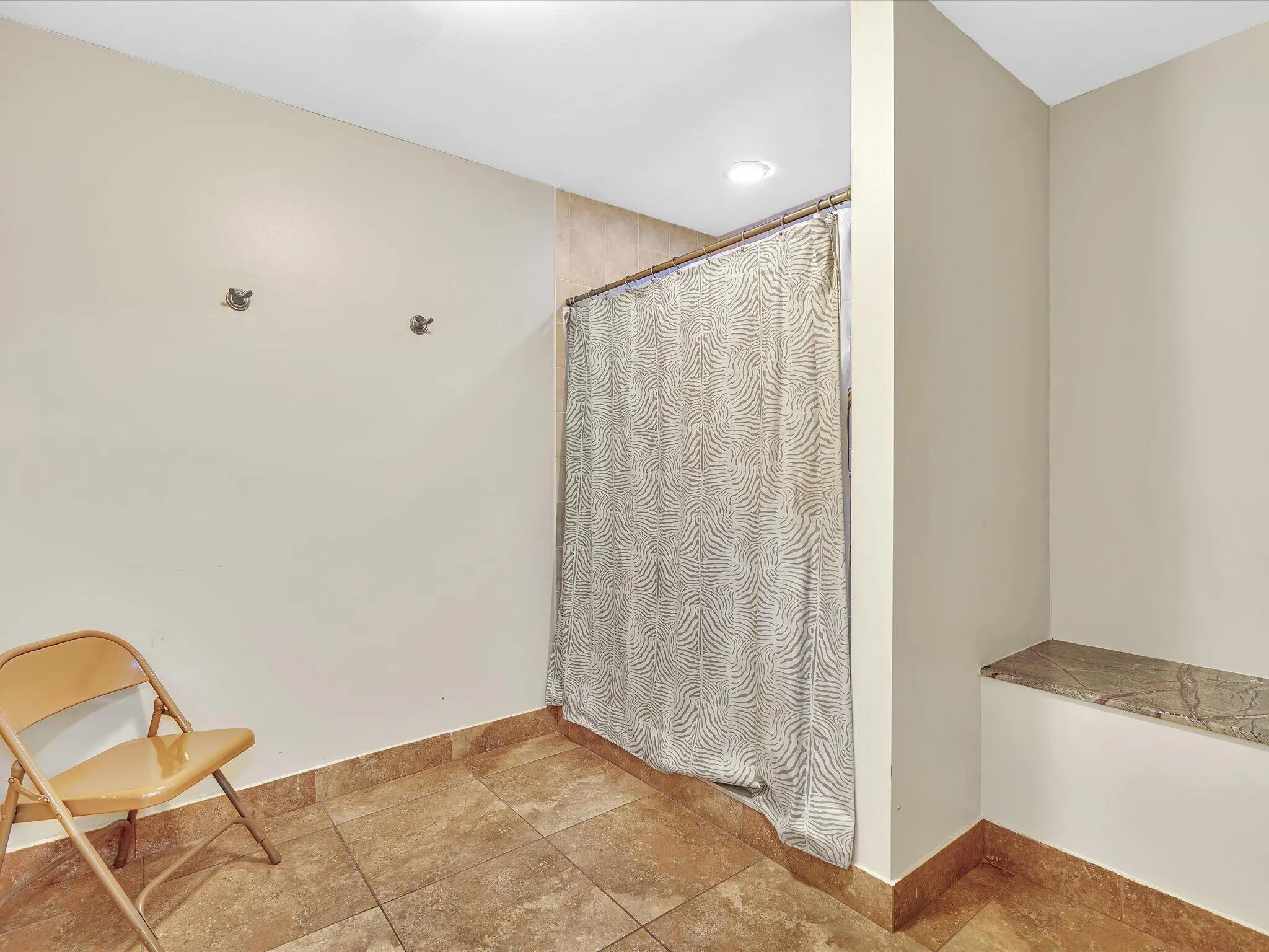 1631 RIVERVIEW Road #701