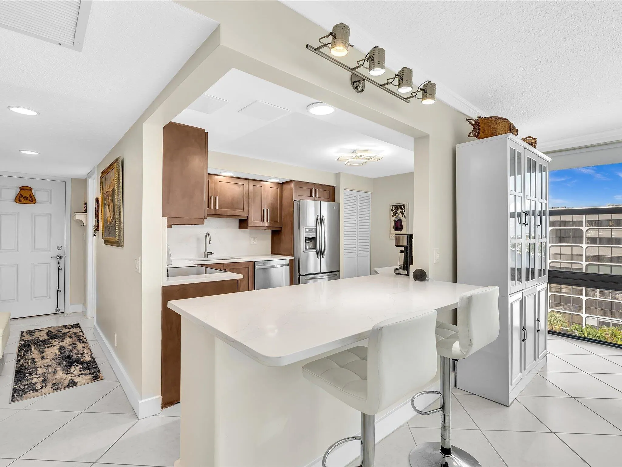 1631 RIVERVIEW Road #701