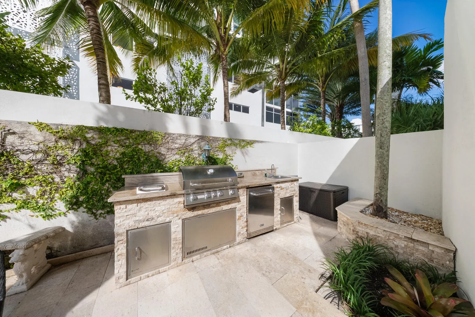 301 N Birch Road #7N