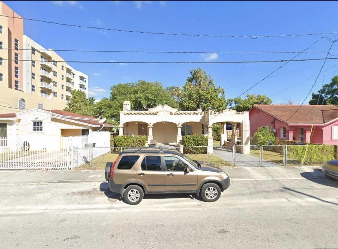 1611 NW 52ND Street