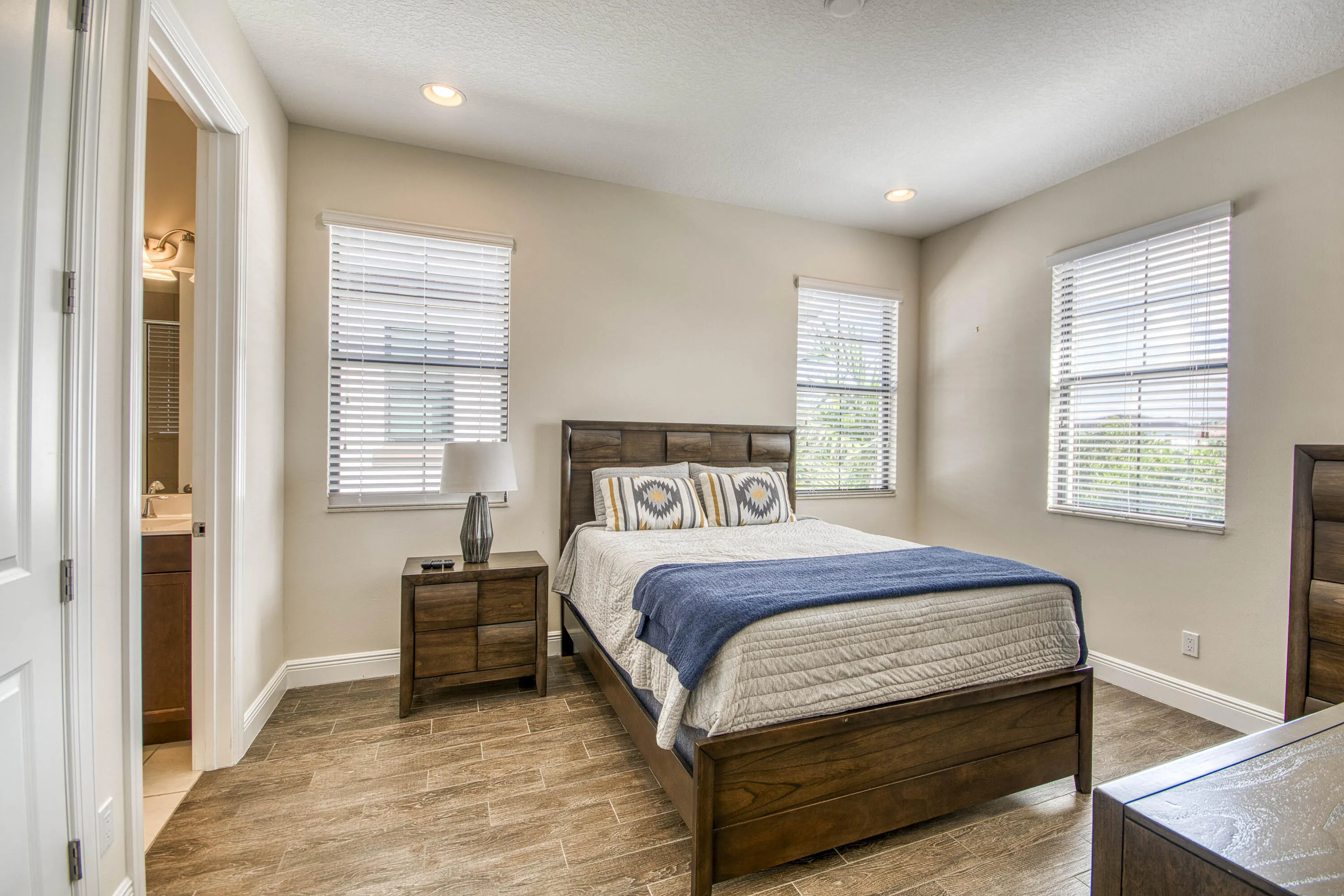8023 Hobbes Way