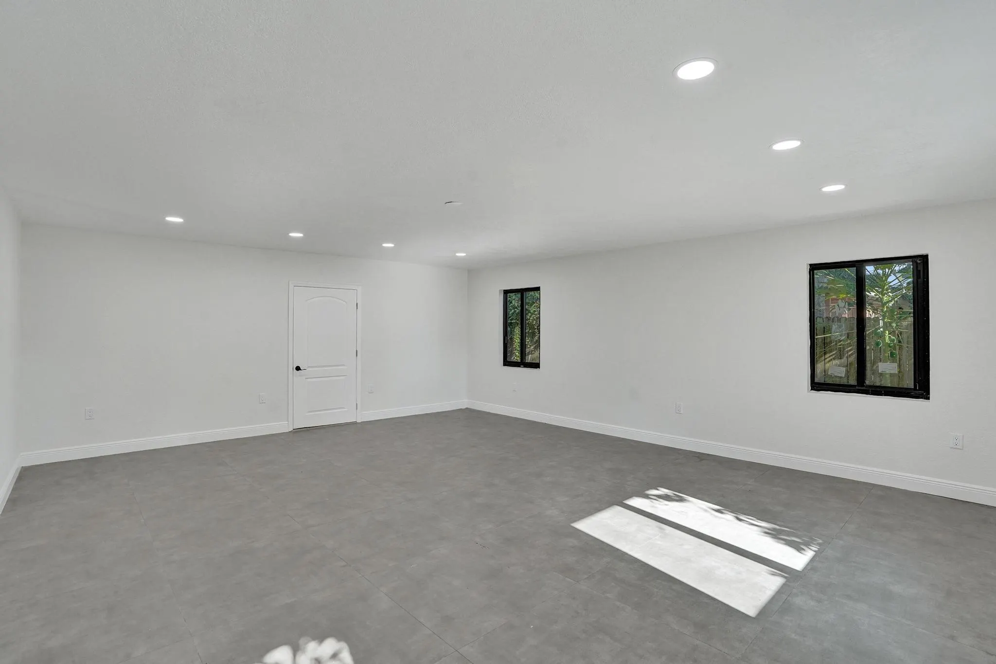 393 CYPRESS Avenue