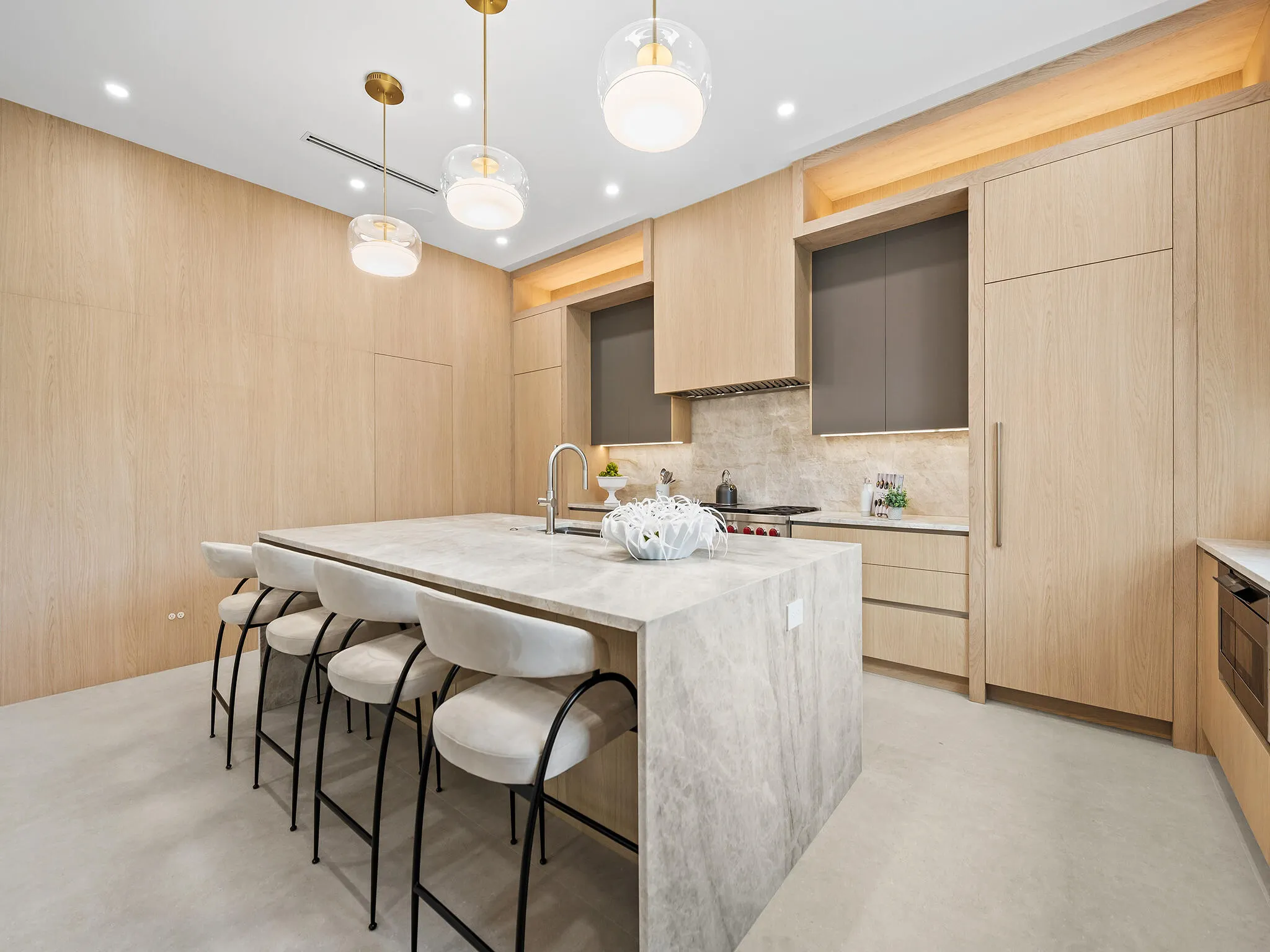 2737 NE 18th Street