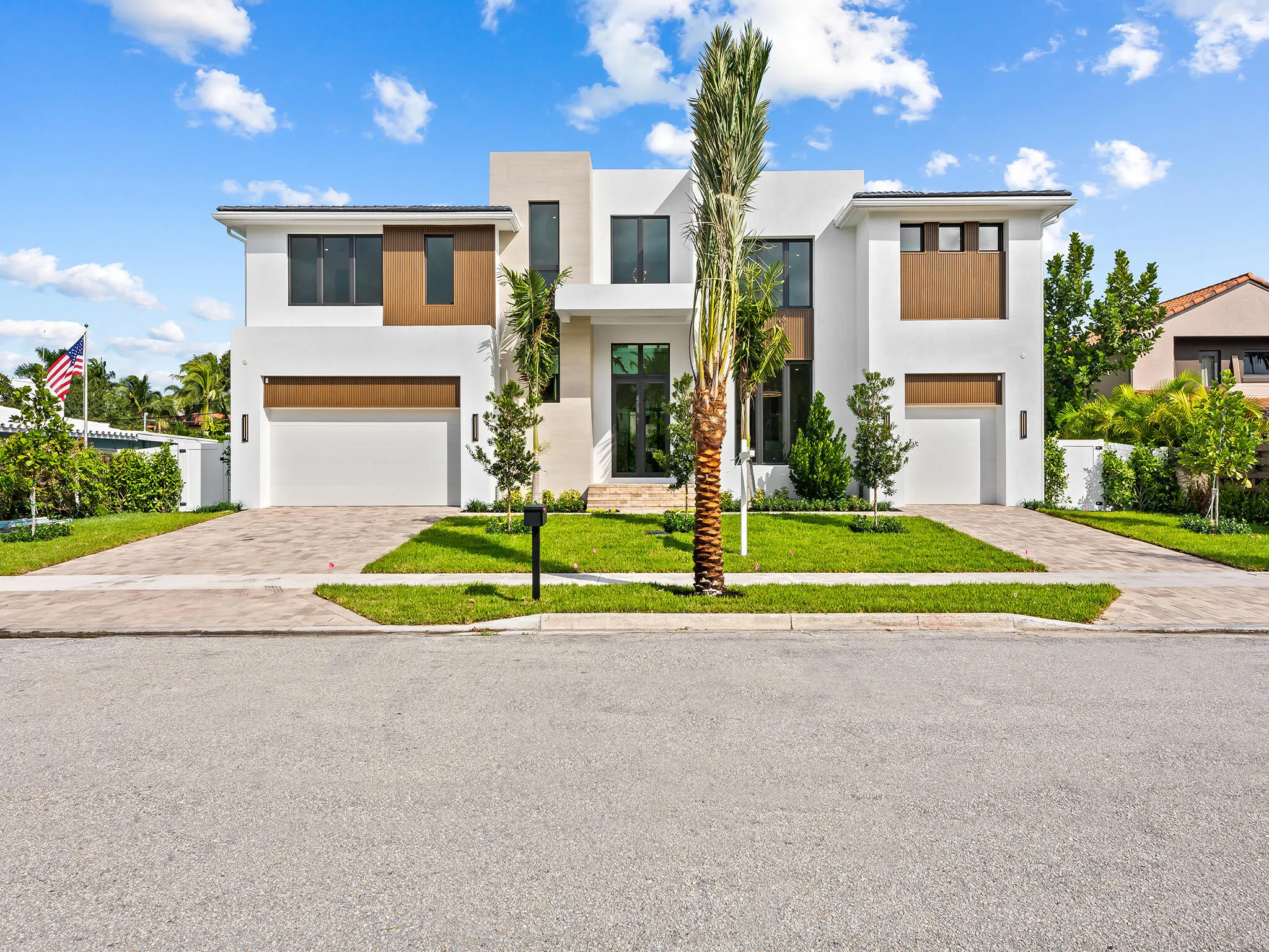 2737 NE 18th Street