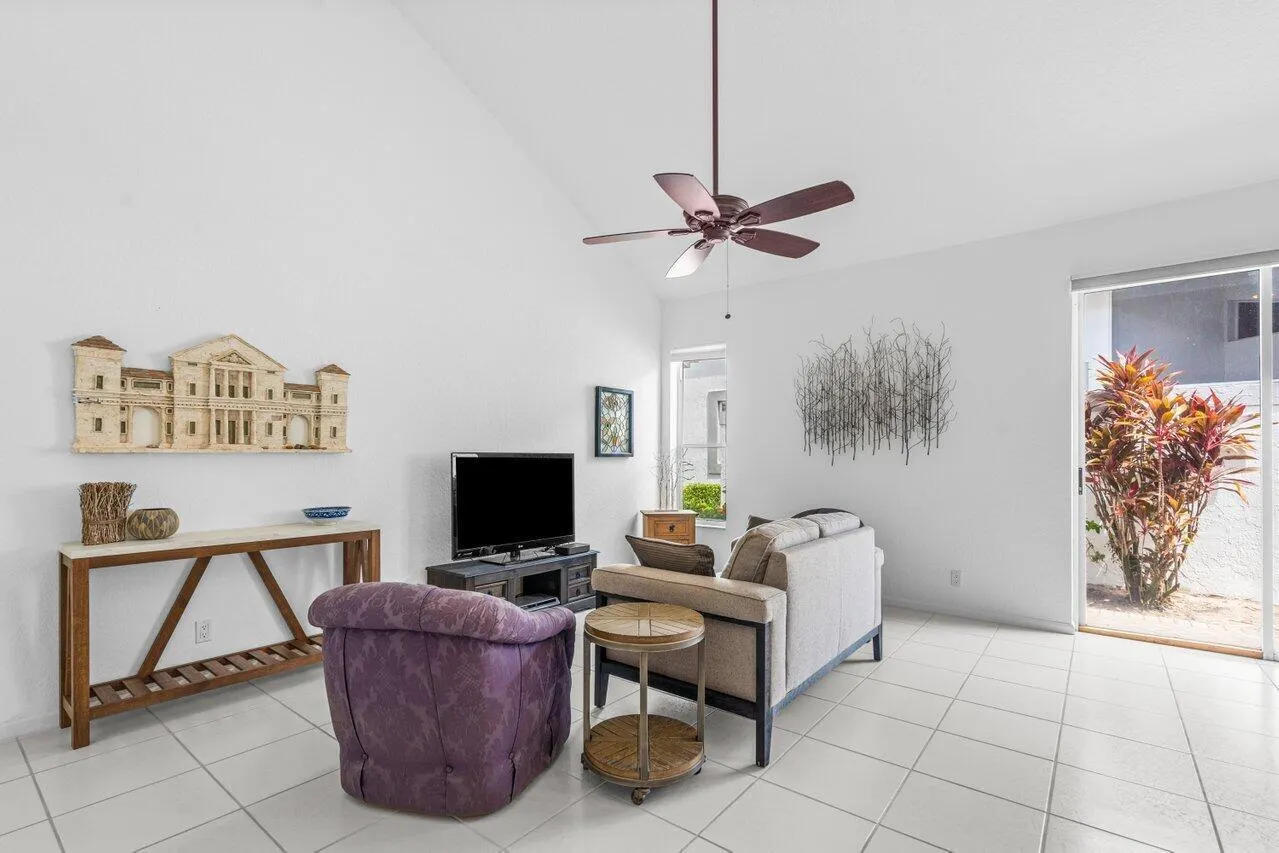 11614 CREEKSIDE Drive
