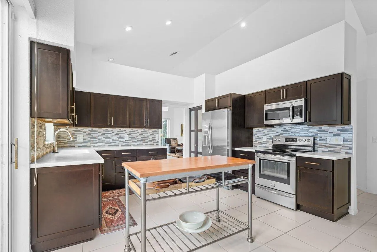 11614 CREEKSIDE Drive
