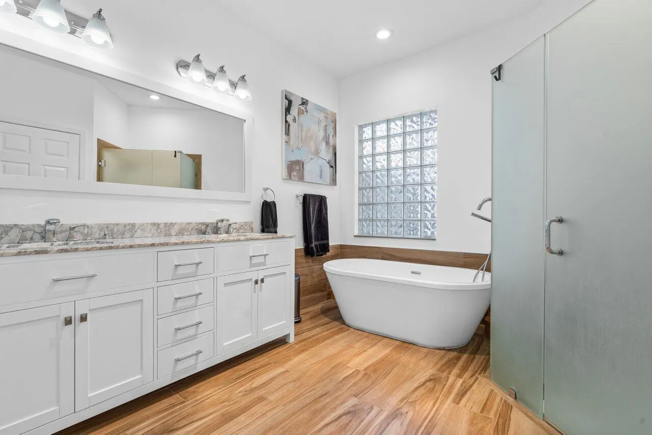 11614 CREEKSIDE Drive