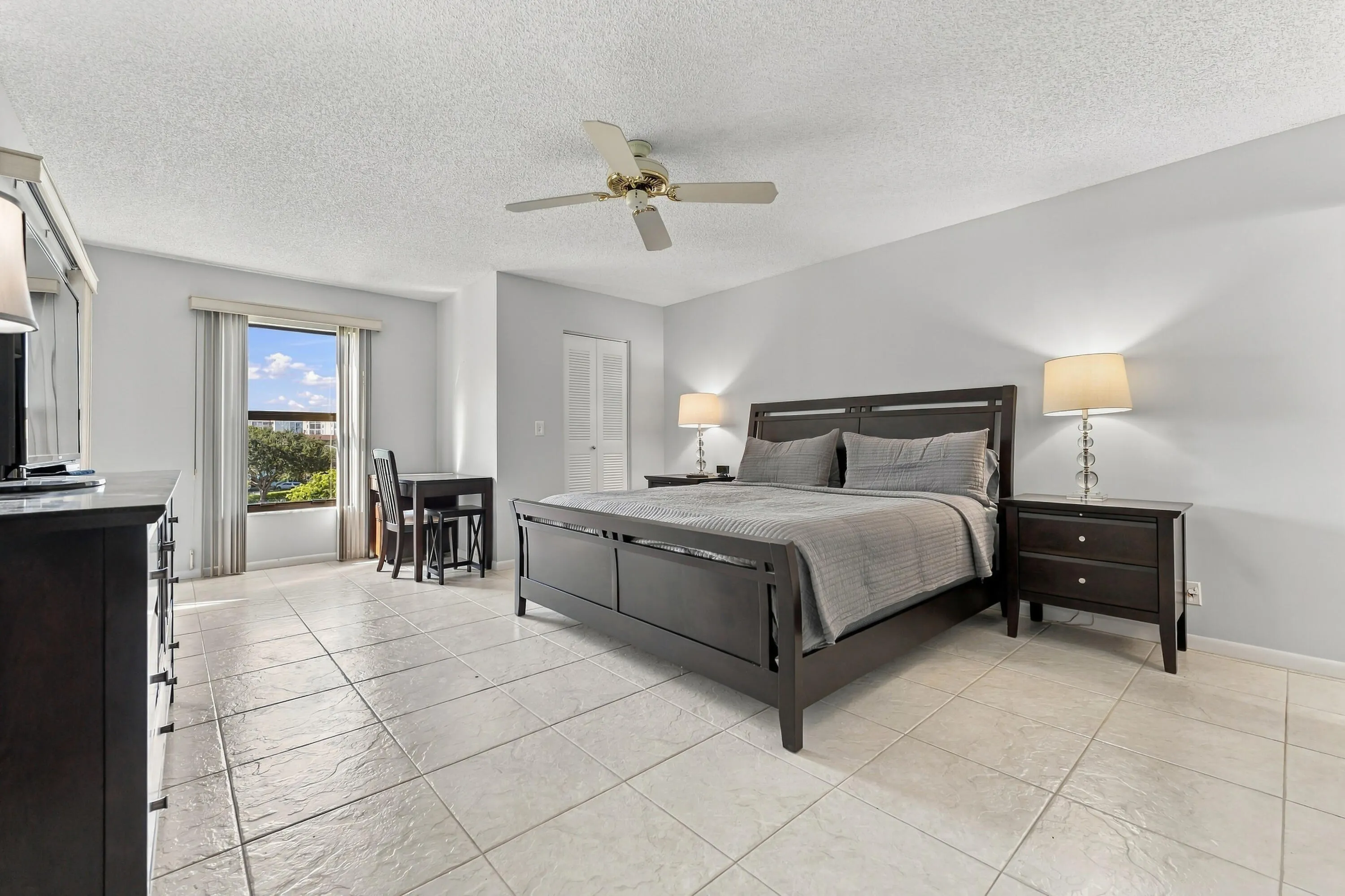 7280 AMBERLY Lane #402