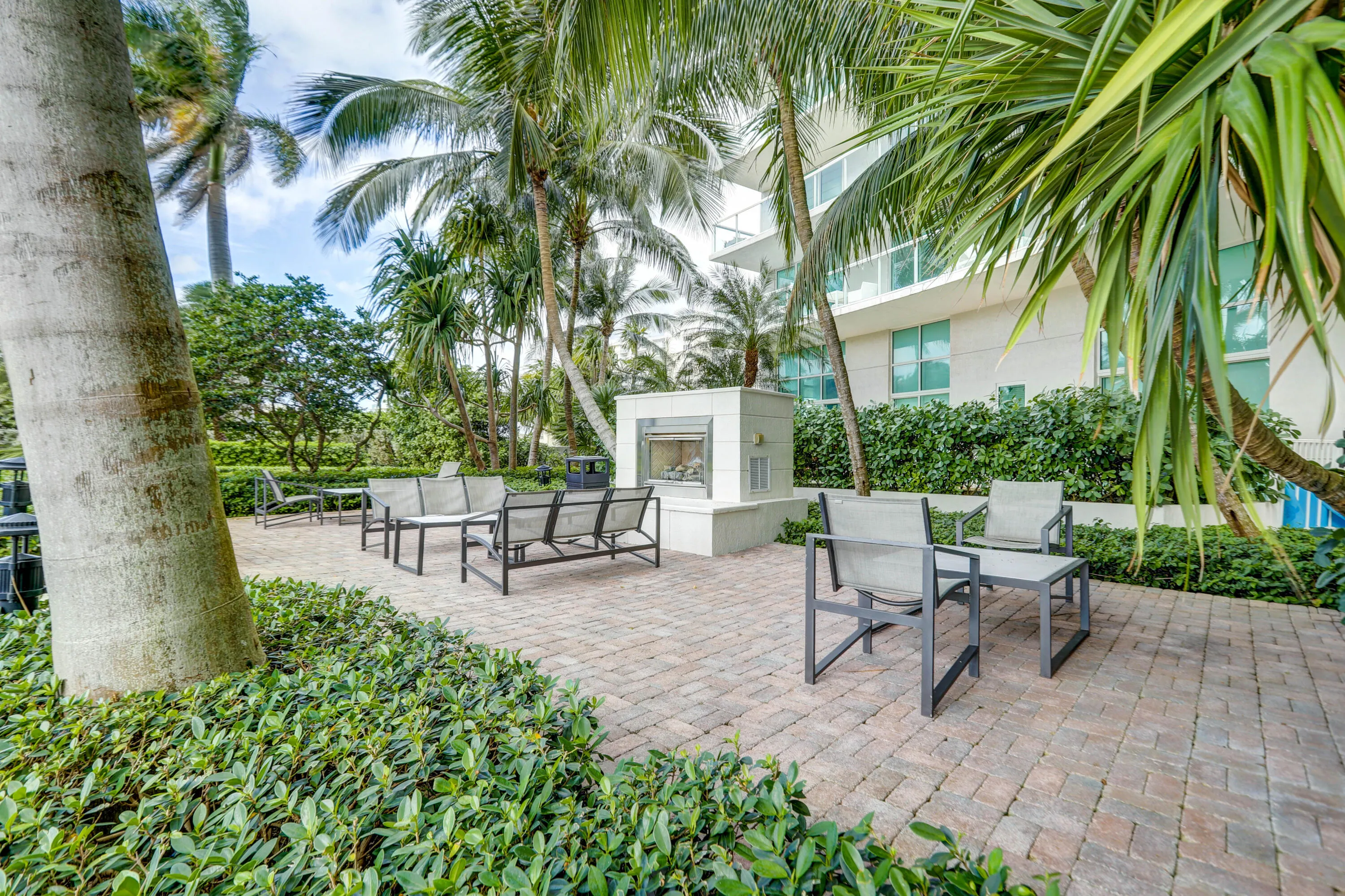 1 N Ocean Boulevard #1602