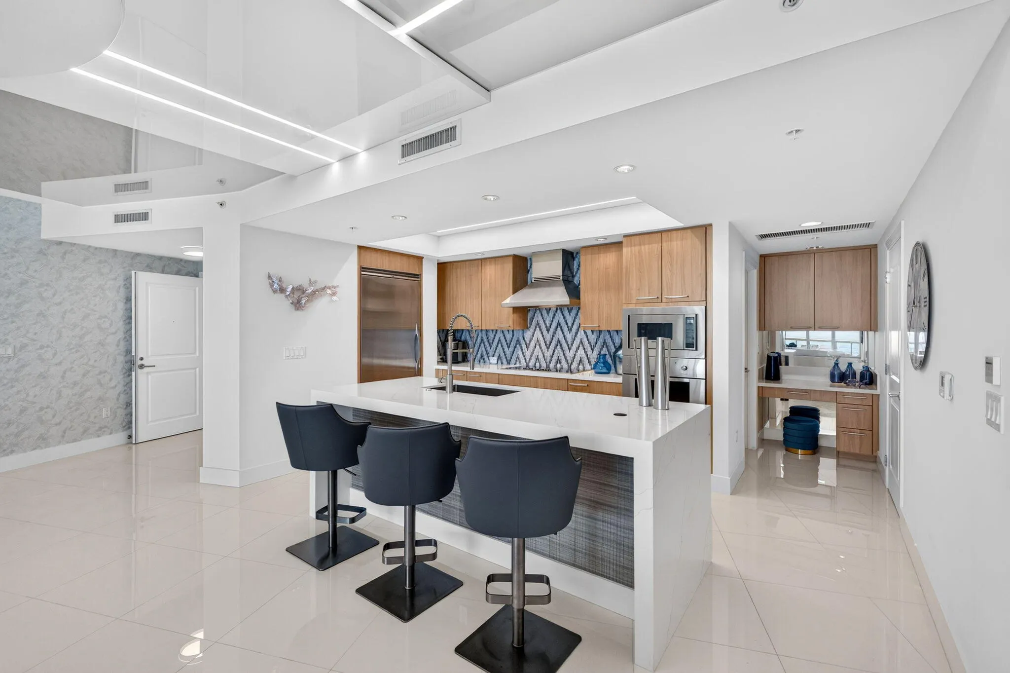 1 N Ocean Boulevard #1602