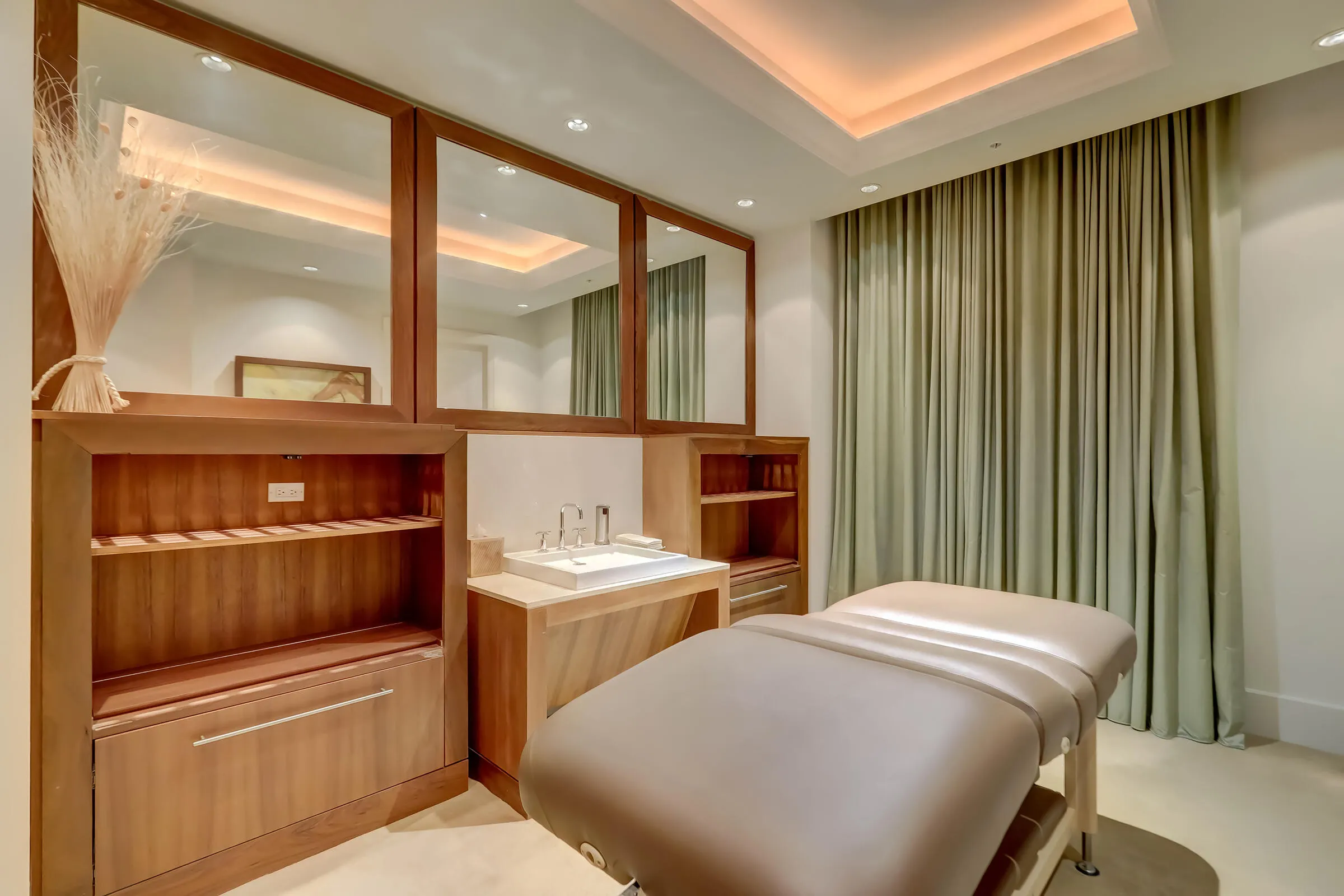 1 N Ocean Boulevard #1602