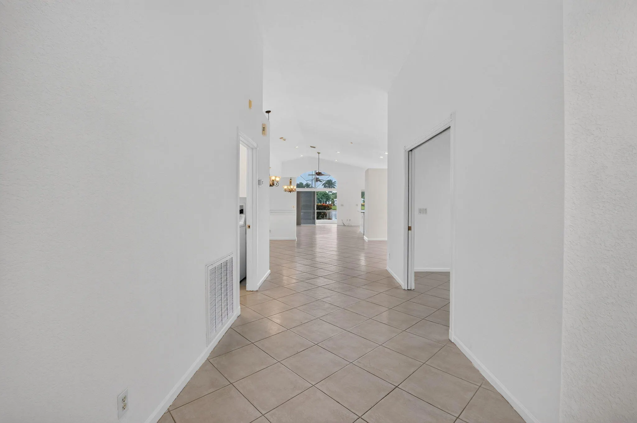 10410 UTOPIA Circle E