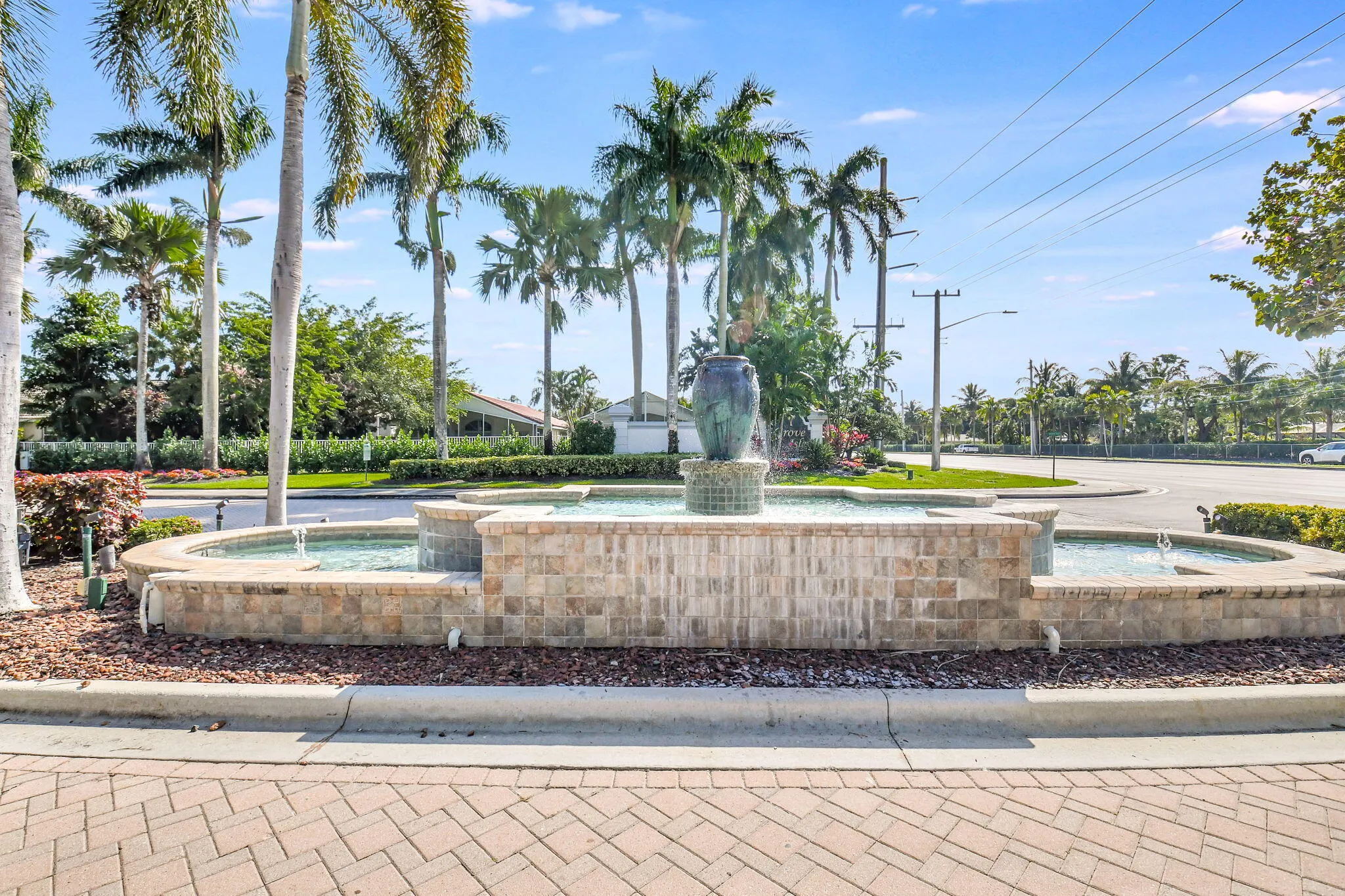 10410 UTOPIA Circle E