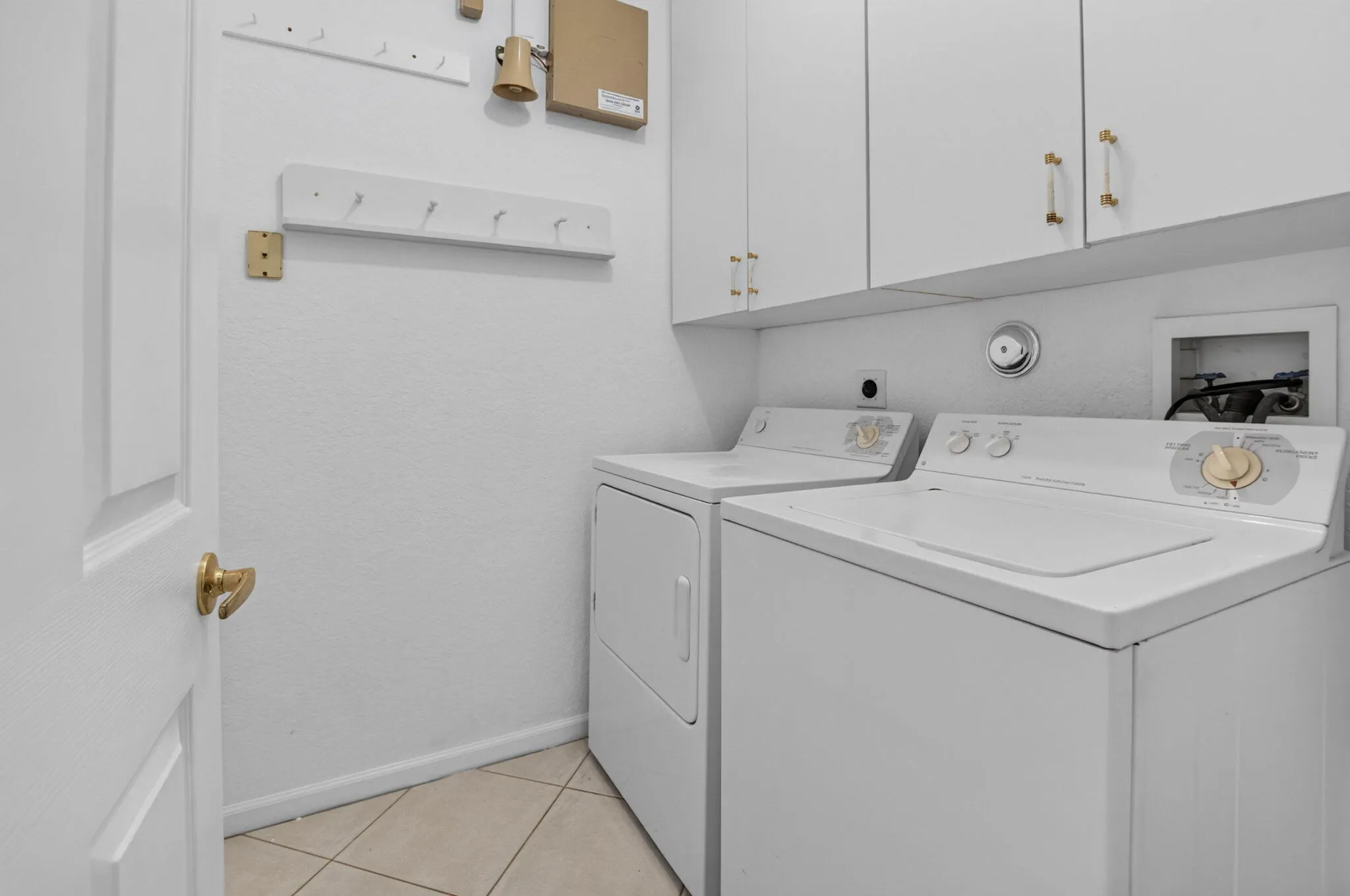 10410 UTOPIA Circle E