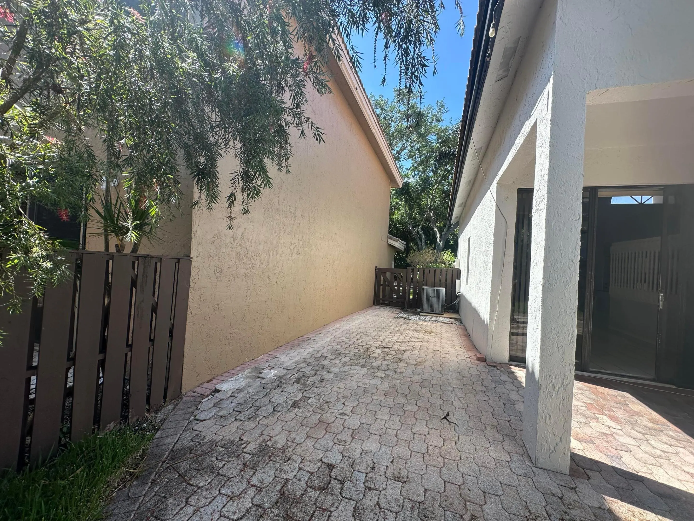 10461 NW 12th Court