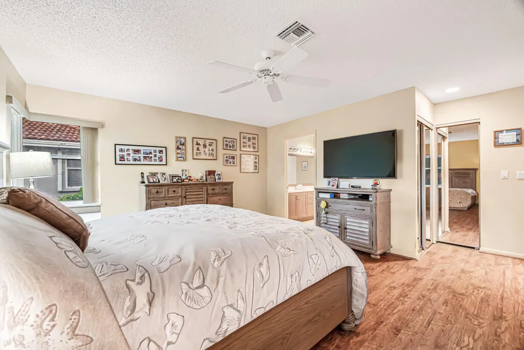 7288 Summer Tree Drive