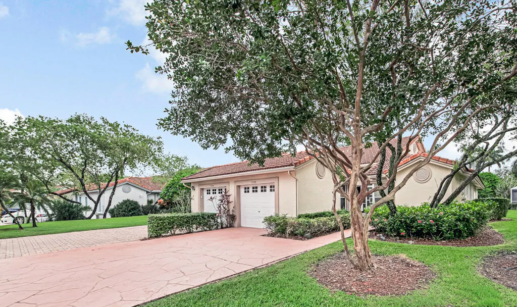 7288 Summer Tree Drive
