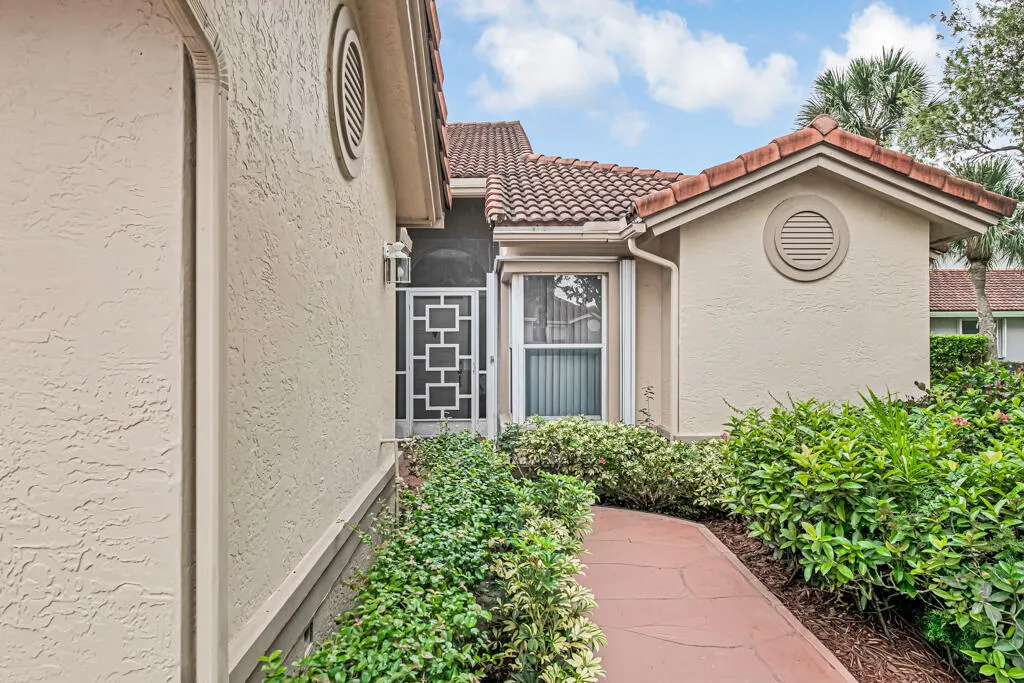7288 Summer Tree Drive